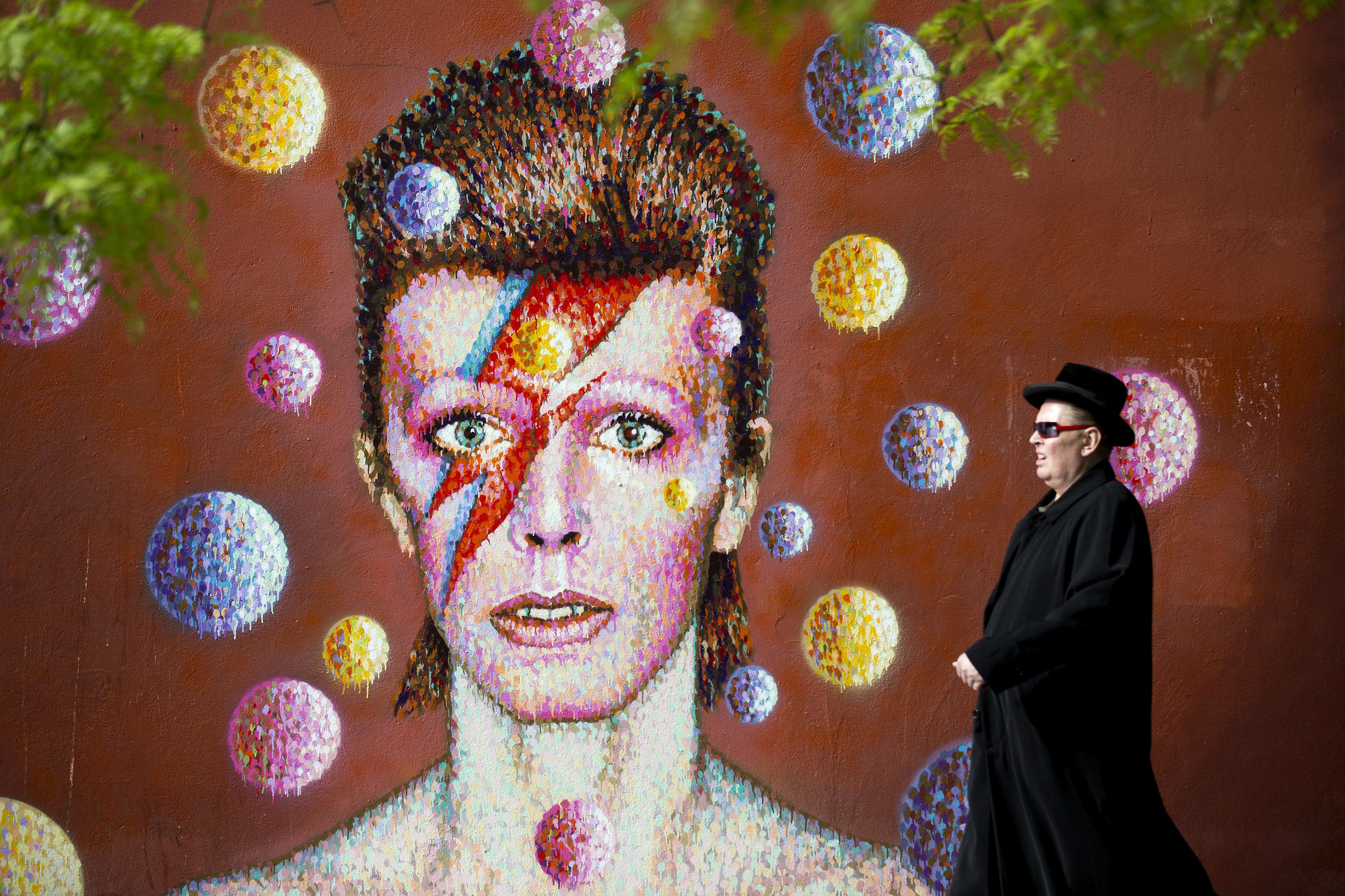 Șase piese de David Bowie vor fi lansate începând din 17 ianuarie pentru o perioadă limitată