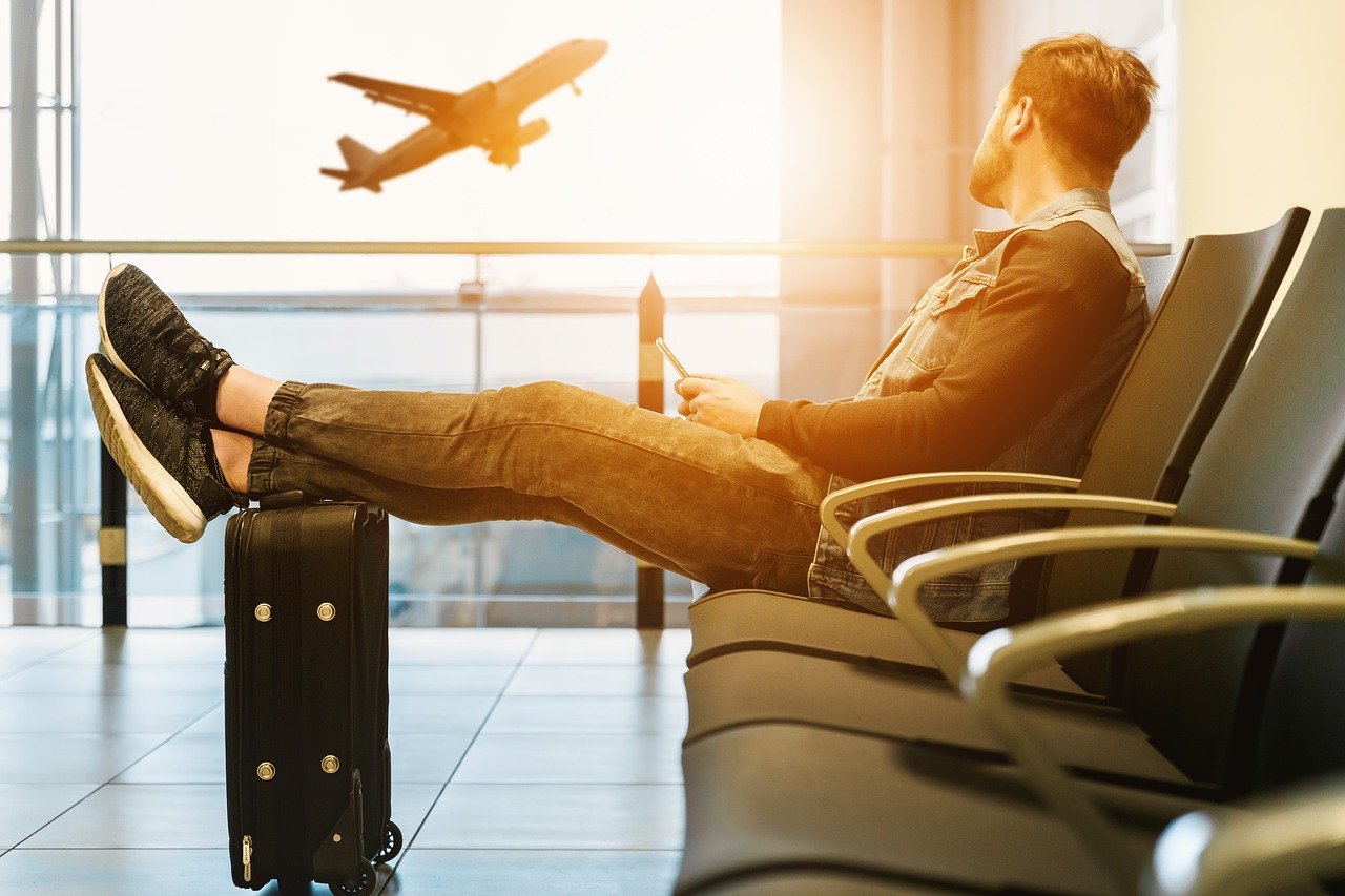 Revolut anunță un beneficiu pentru clienți atunci când zborurile au întârzieri