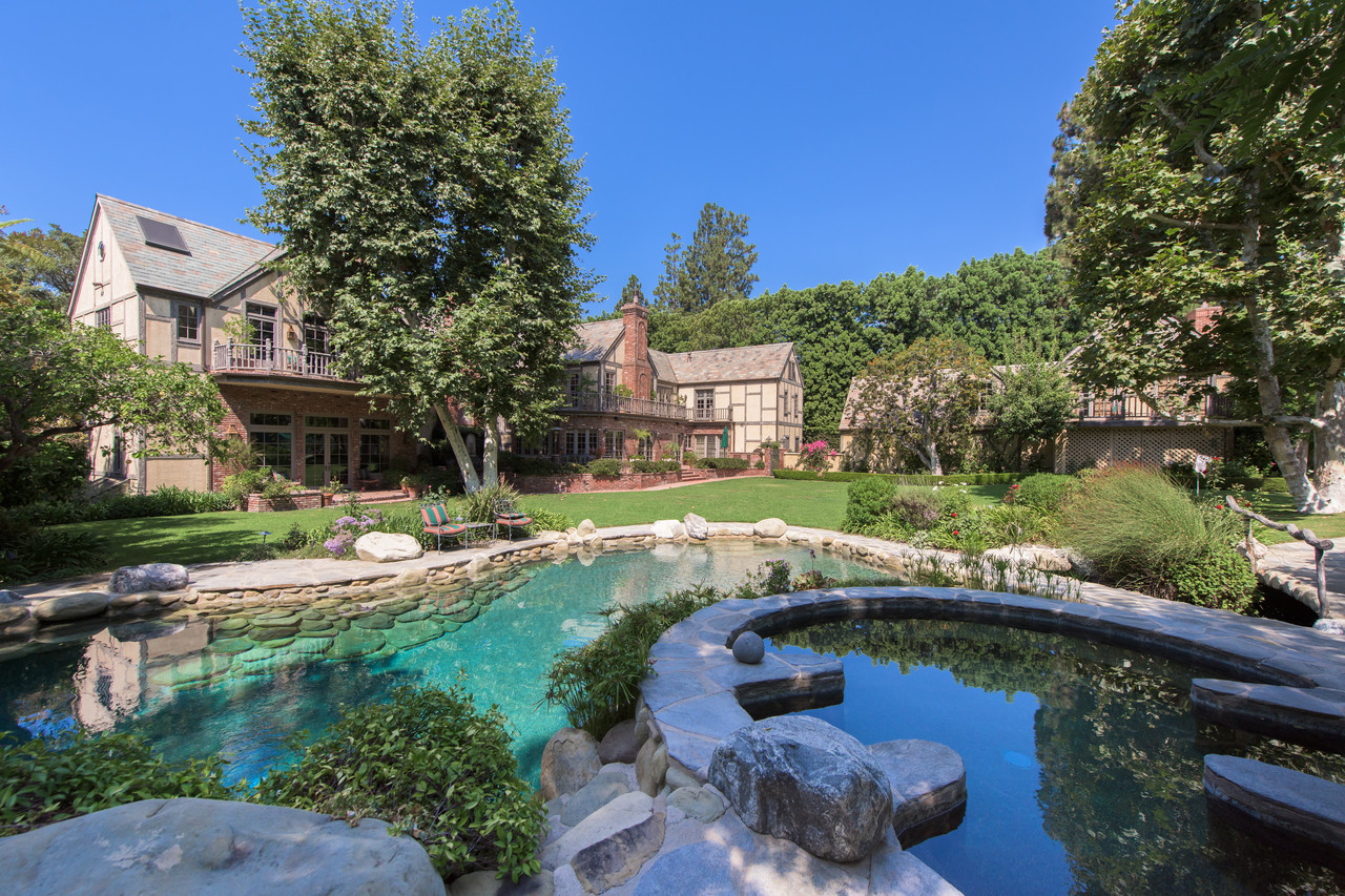 Record imobiliar: Jeff Bezos, fondatorul Amazon, şi-a cumpărat cea mai scumpă vilă din Los Angeles