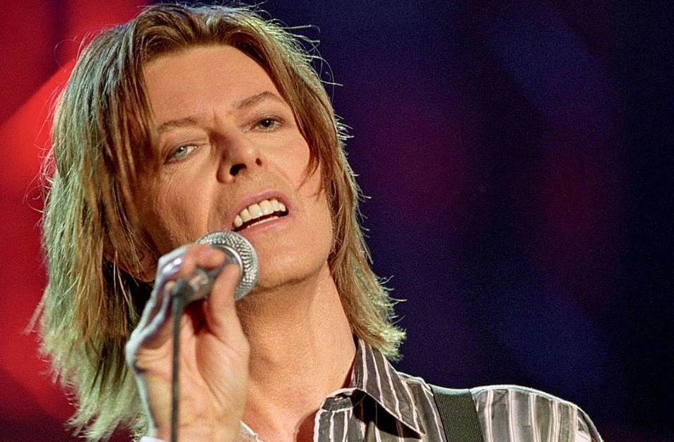 O piesă inedită semnată de David Bowie a fost distribuită în seria ”Is It Any Wonder?” – VIDEO