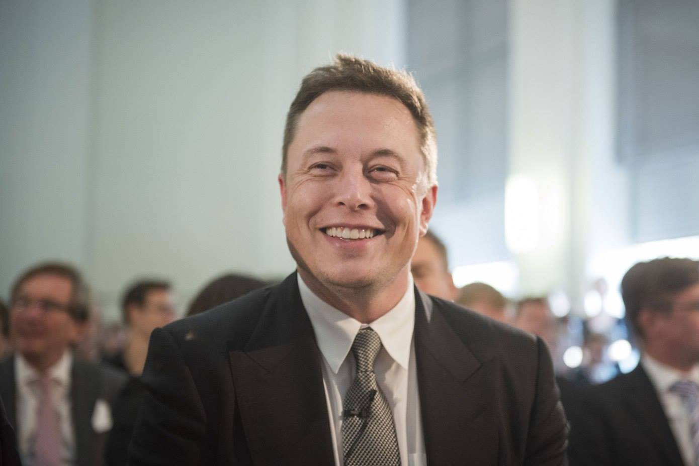 Elon Musk – Umanitate sau Marketing?