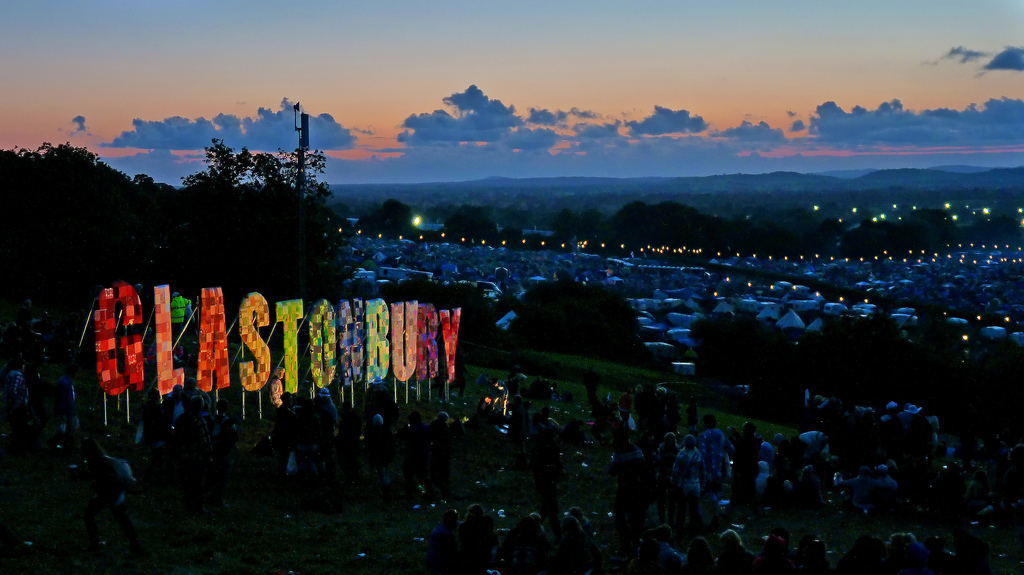 BREAKING: Ediția aniversară a Festivalului Glastonbury – 50 de ani este anulată!