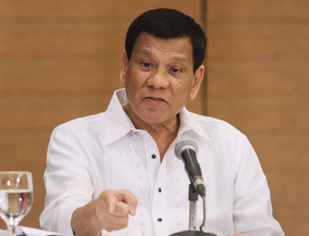 Președintele filipinez a ordonat să fie împușcat mortal orice rezident care încalcă regulile carantinei