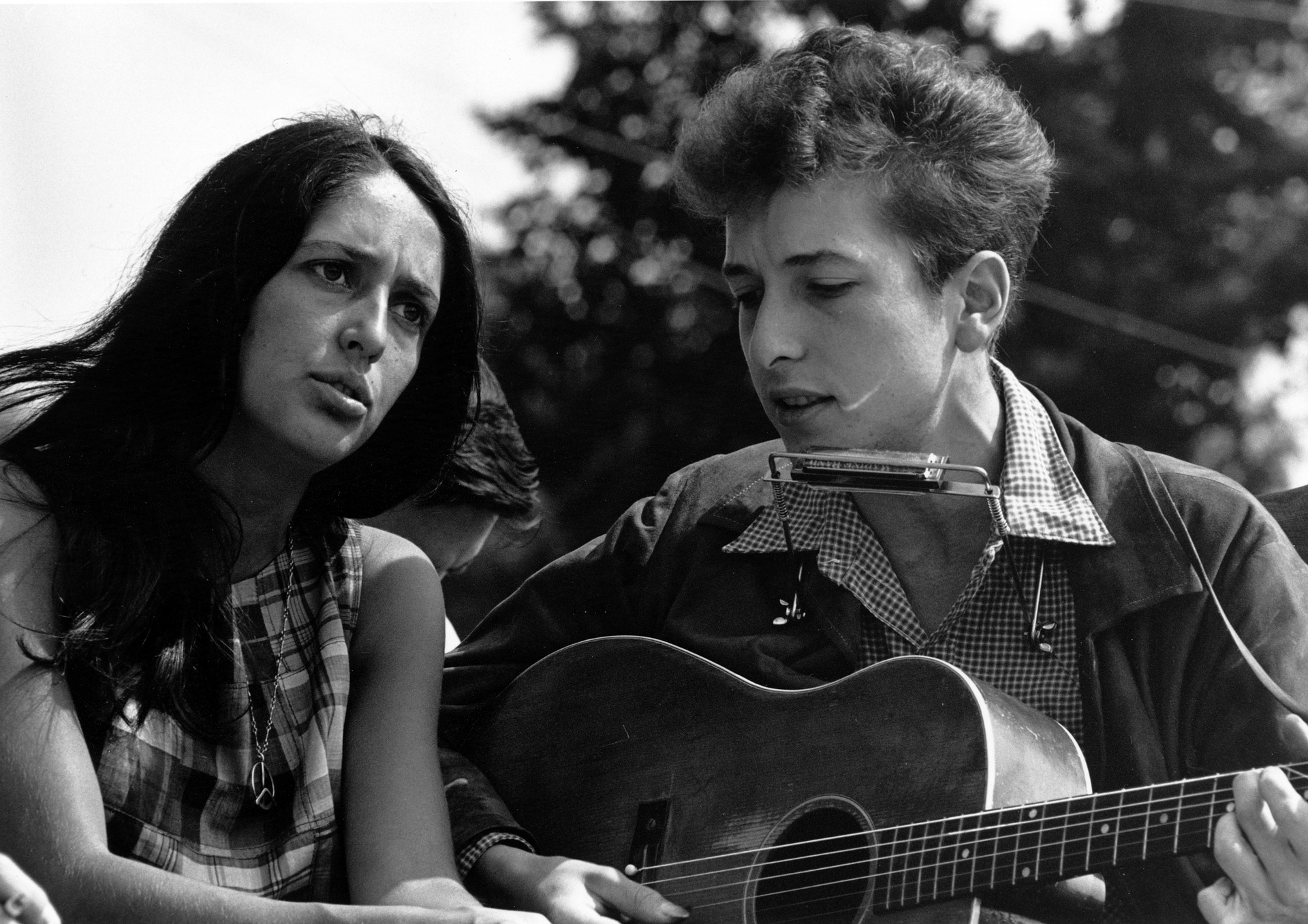 O stea în devenire: Bob Dylan, în sfârșit în vârful topurilor muzicale, la 78 de ani