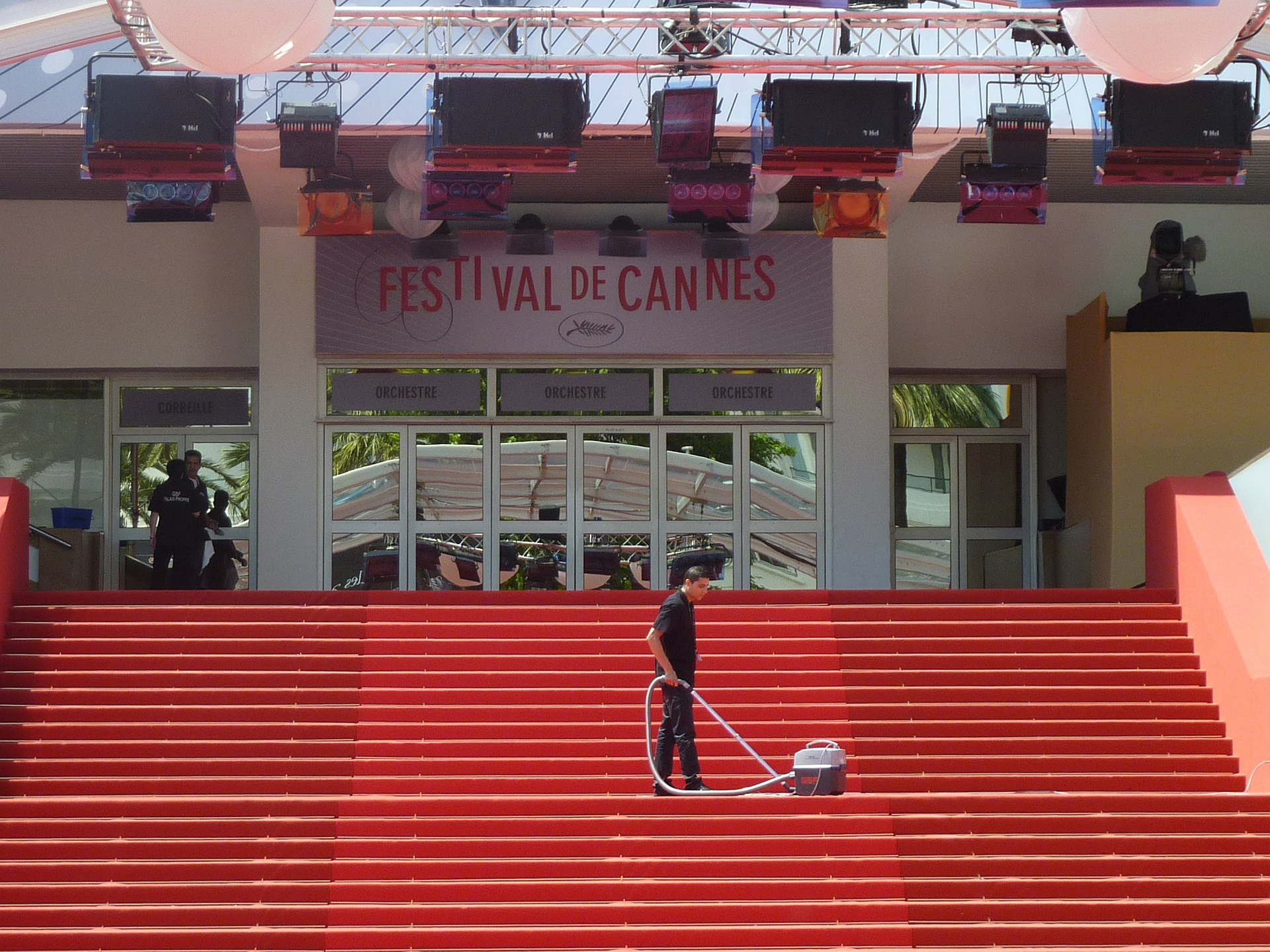 Cele mai mari festivaluri de film îşi unesc forţele și vin cu un super-festival online