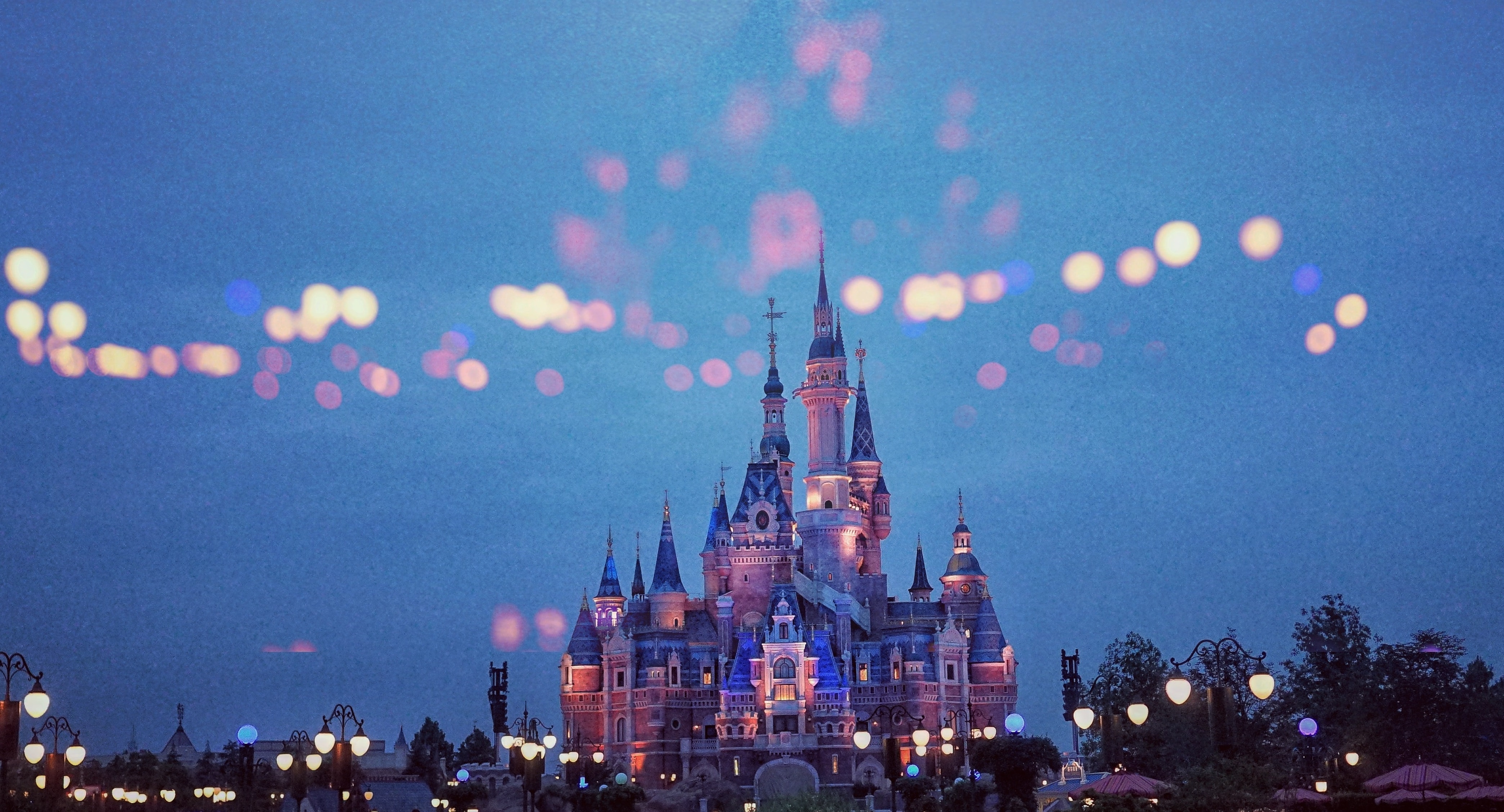 Disneyland se redeschide pe 11 mai în China. S-au vândut toate biletele