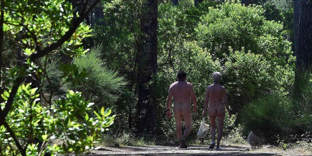 „Va fi ciudat”: Îngrijorare în cel mai mare camping nudist (naturist) din Europa