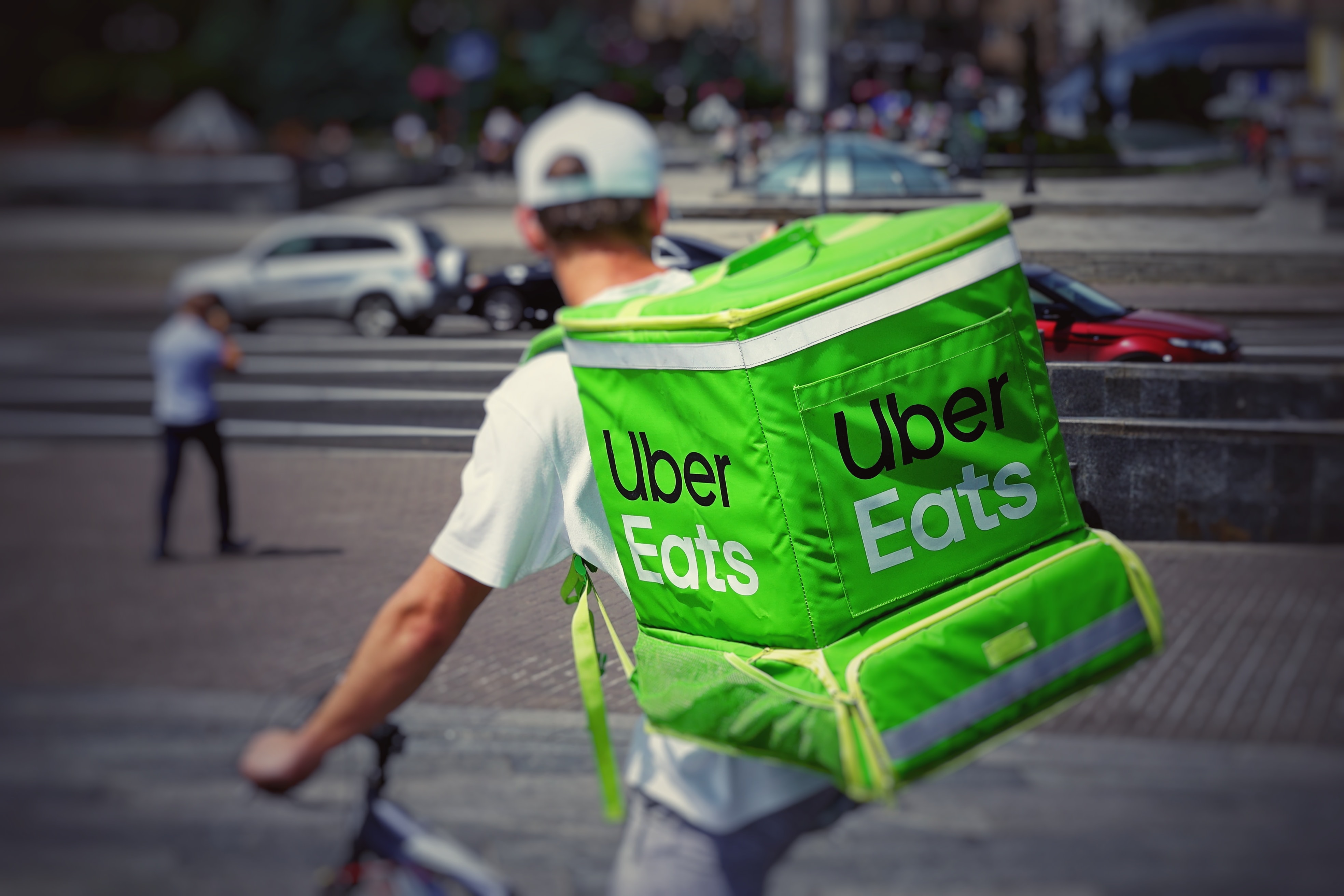 Uber Eats oprește operațiunile din România începând cu data de 3 iunie