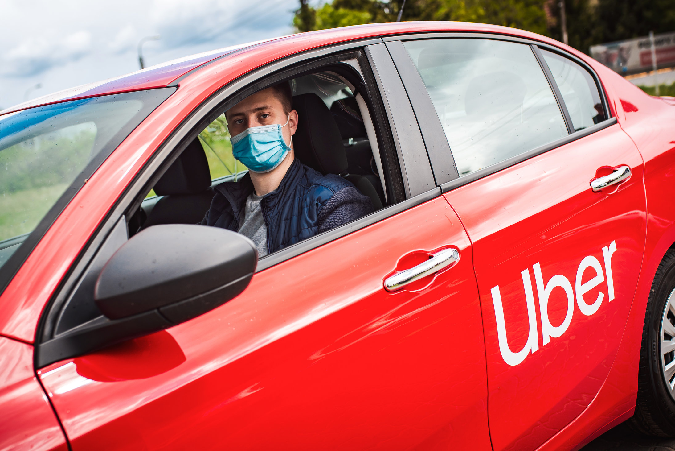 Uber implementează în România noi măsuri pentru protejarea șoferilor și clienților