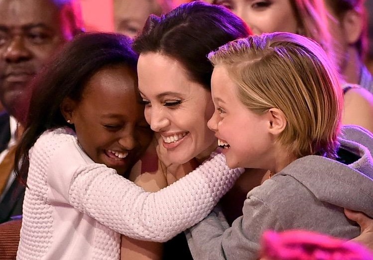 Angelina Jolie denunță rasismul: „Un sistem care mă protejează pe mine dar nu și pe fiica mea este intolerabil”