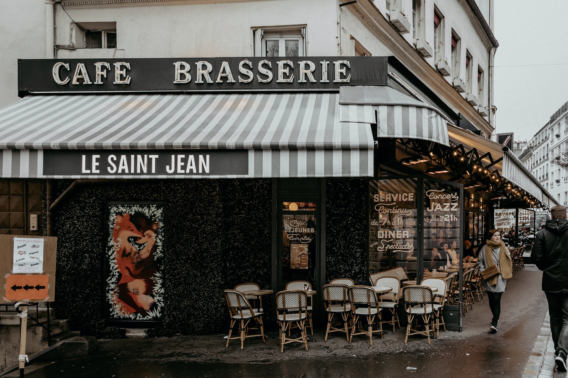 Terasele, abia redeschise la Paris, se închid „din cauza ploii și a politicilor absurde”