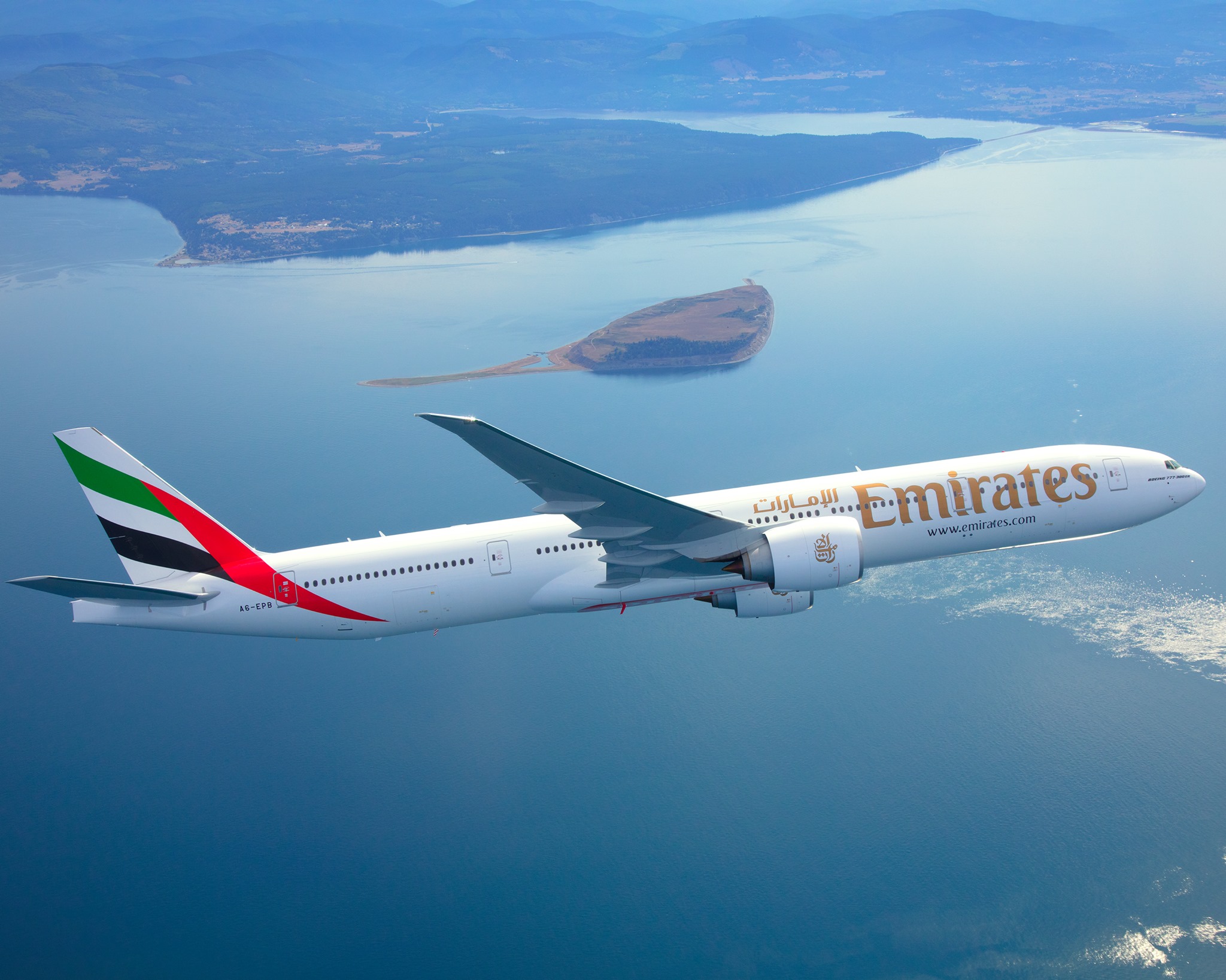 Emirates îți acoperă cheltuielile medicale de până la 150.000 euro dacă te imbolnăvești de Covid-19 în timpul călătoriei