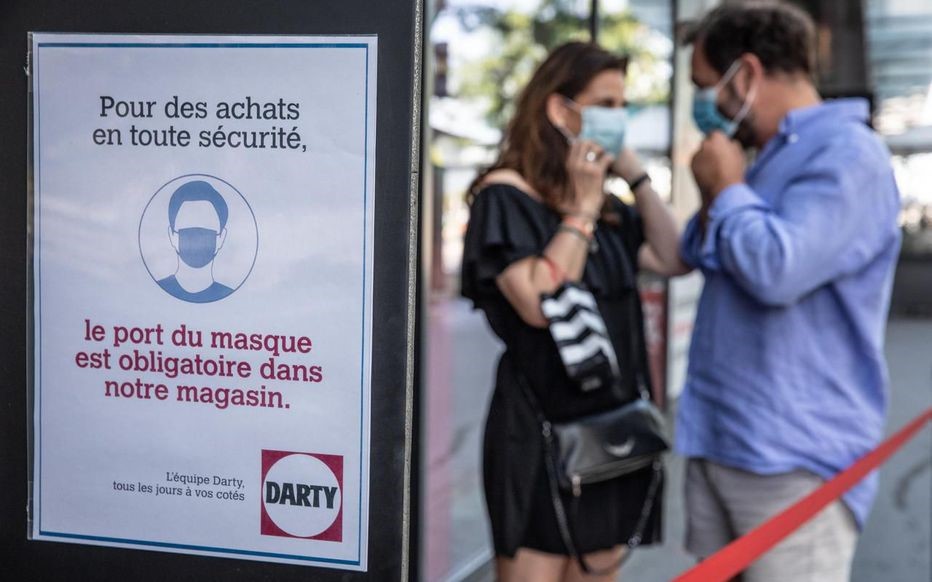 Franța | Amendă 135€ dacă nu porți mască în spații închise. 1500€ în caz de recidivă