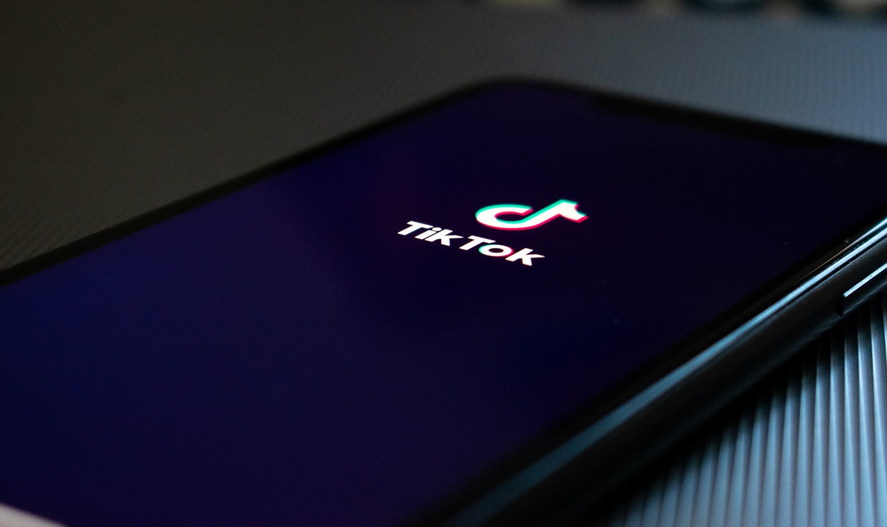 Aplicația TikTok este acuzată de spionaj și nerespectarea confidențialității utilizatorilor
