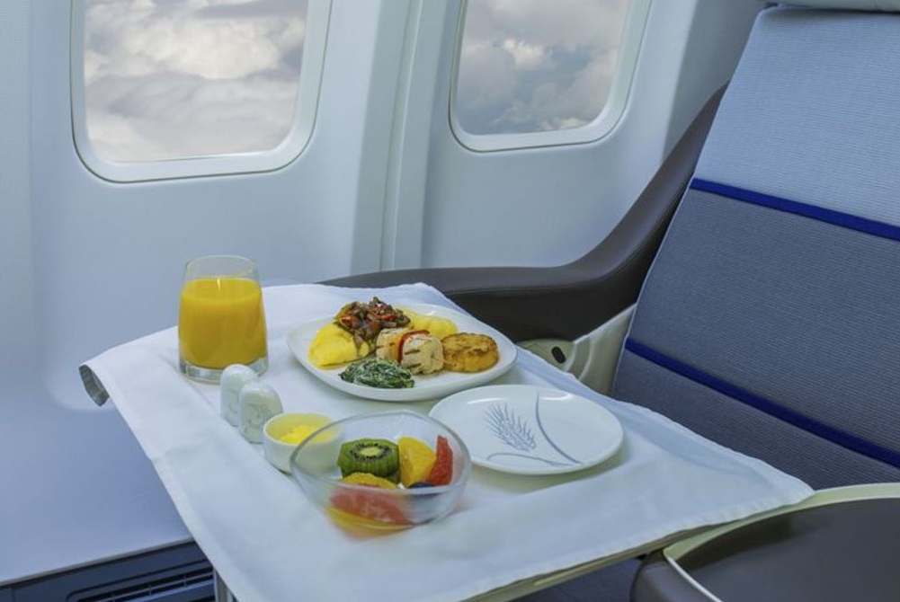Unii clienți comandă mâncare de la companiile aeriene, pentru a-și satisface dorul de călătorie