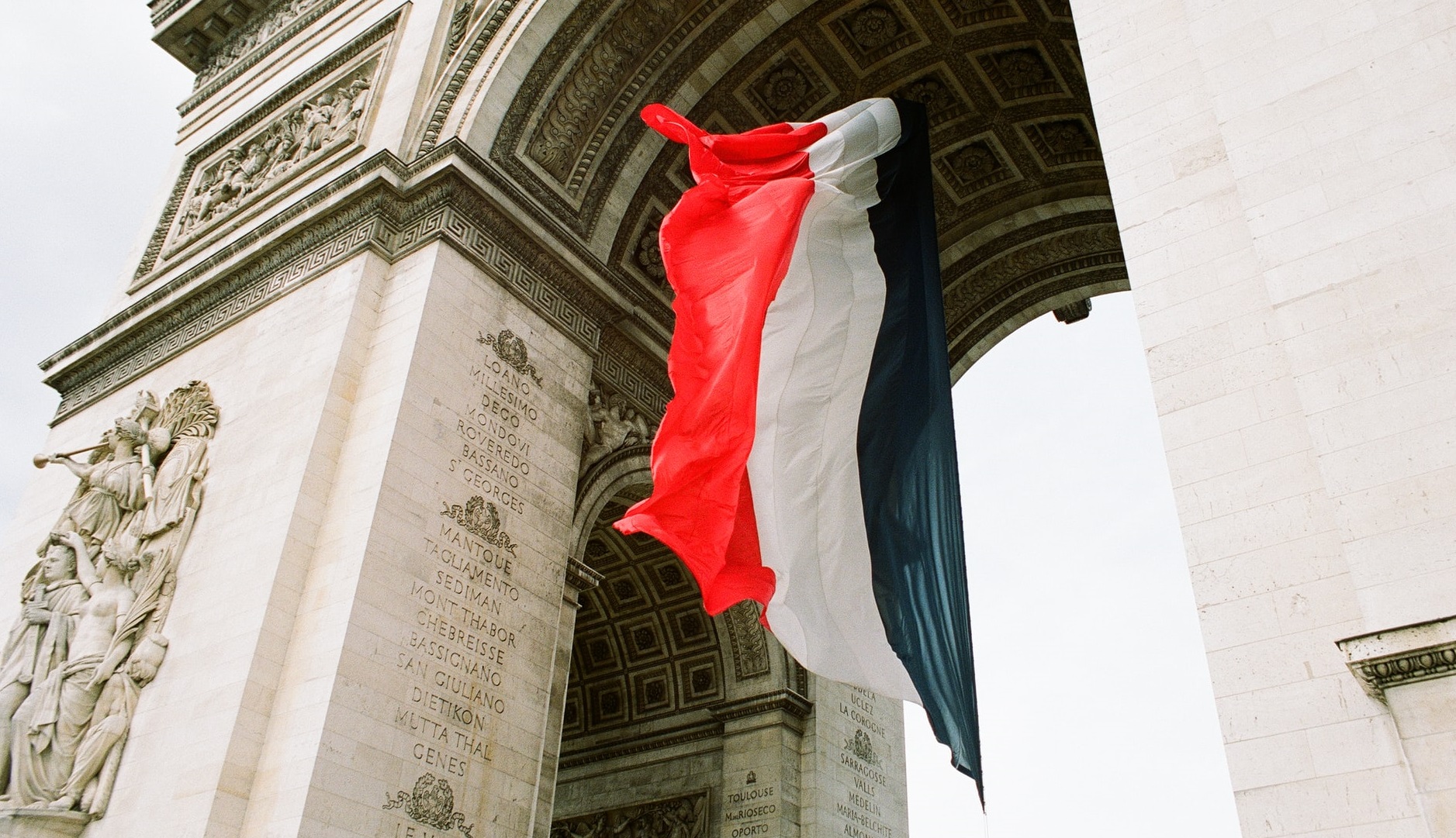 Franța „regretă” decizia britanicilor de a impune carantină și anunță „reciprocitate”