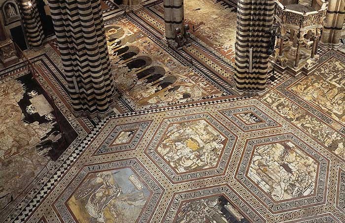 Podeaua Domului din Siena este descoperită, odată pe an. Experiență de neratat