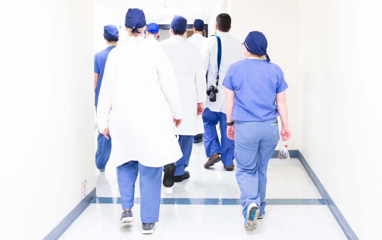 Lupta restricțiilor| Medici care critică măsurile recomandate de… medici. „Nu ei plătesc prețul”