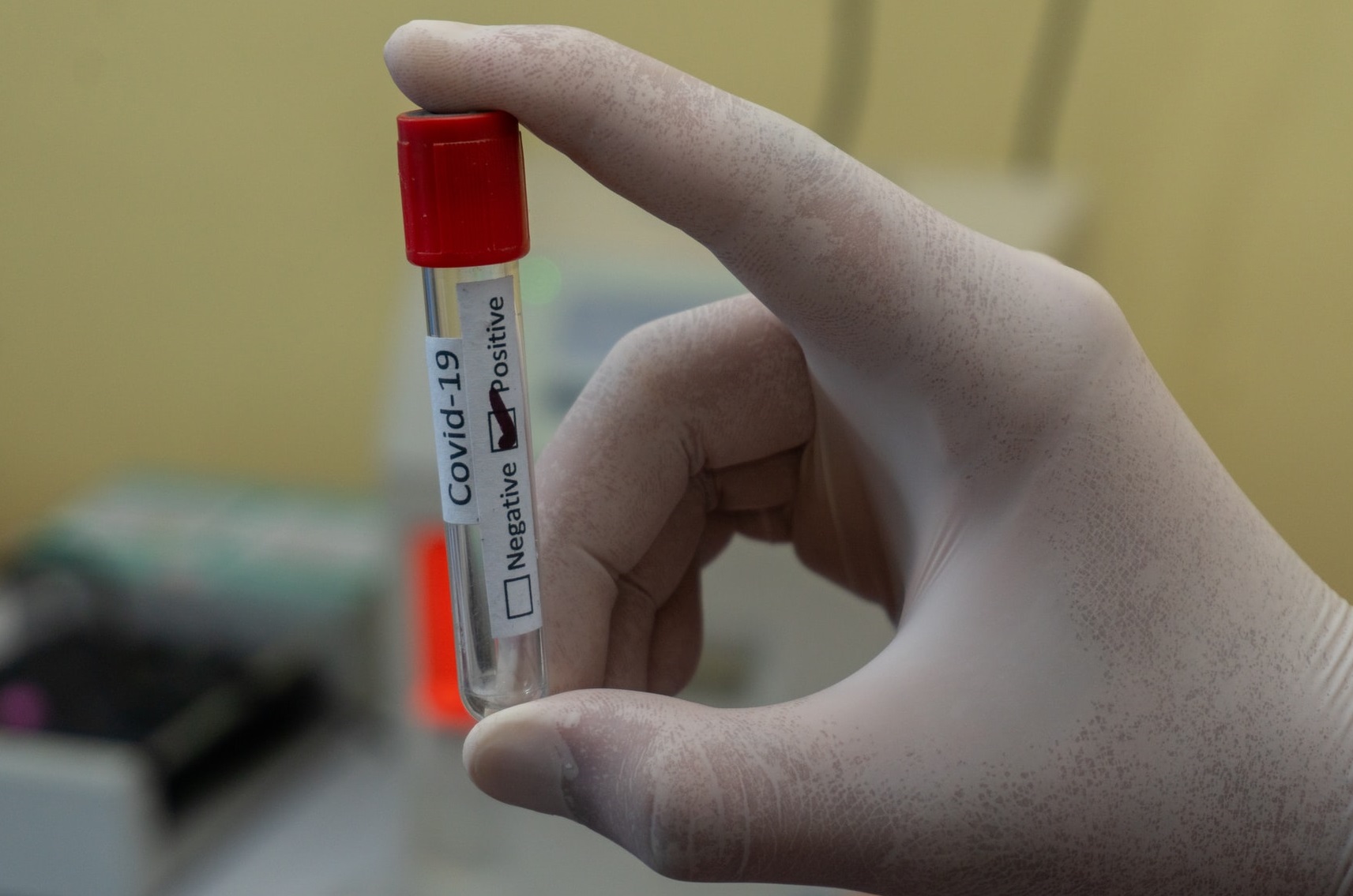Covid-19| Canada autorizează un test cu apă de gură, la fel de fiabil ca testul RT-PCR