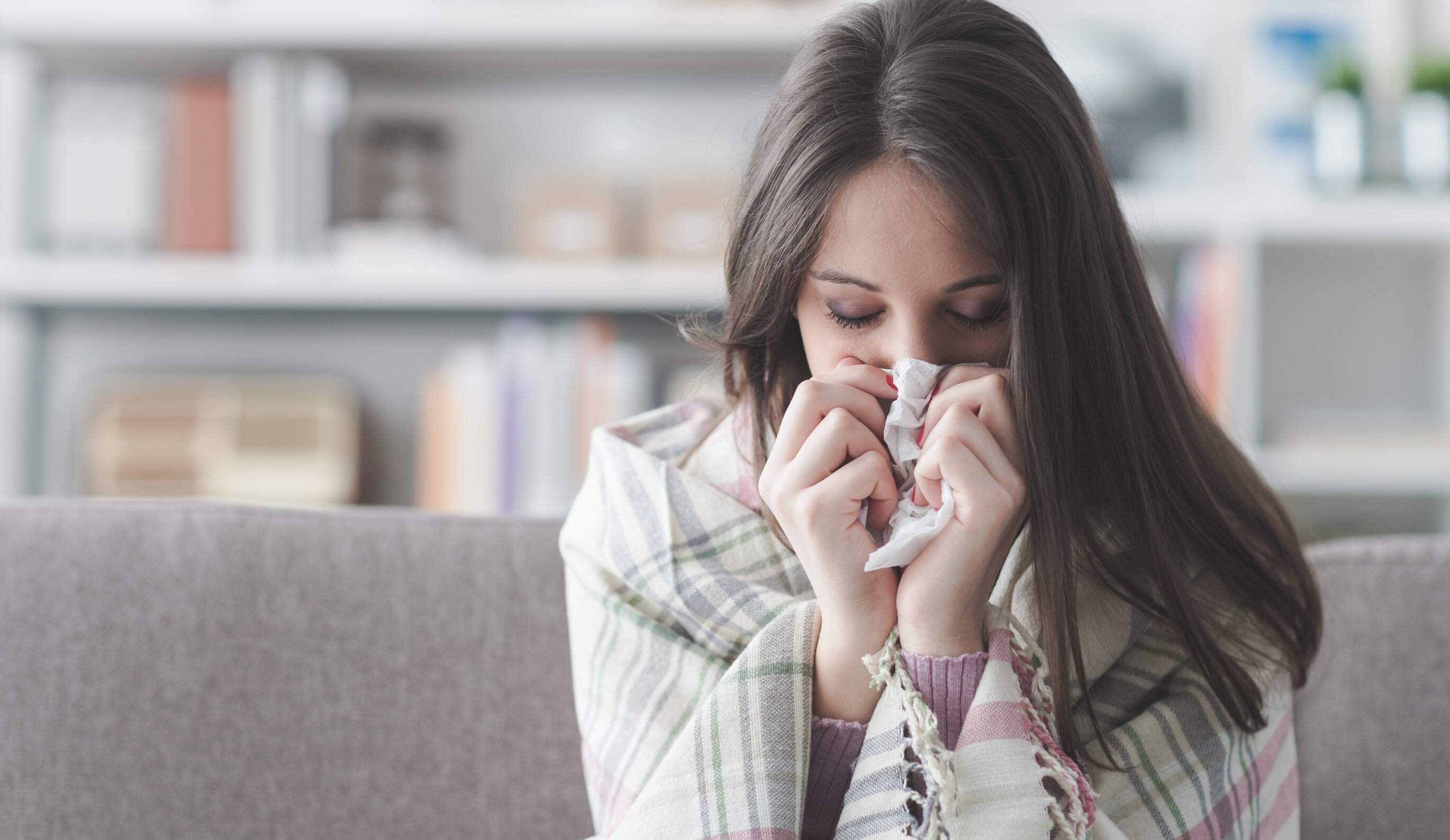 Gripa, cel mai bun aliat împotriva Covid. Unii medicii susțin că o infecție respiratorie te protejează împotriva alteia, de același tip