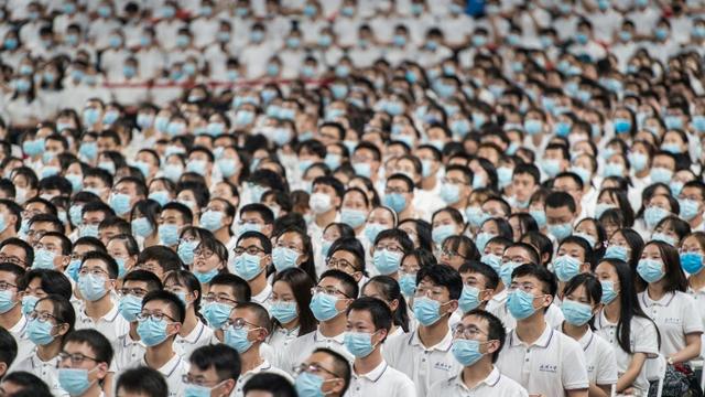 Cetățenii din Wuhan regretă urmările epidemiei, dar spun că „alte țări au gestionat foarte prost criza”