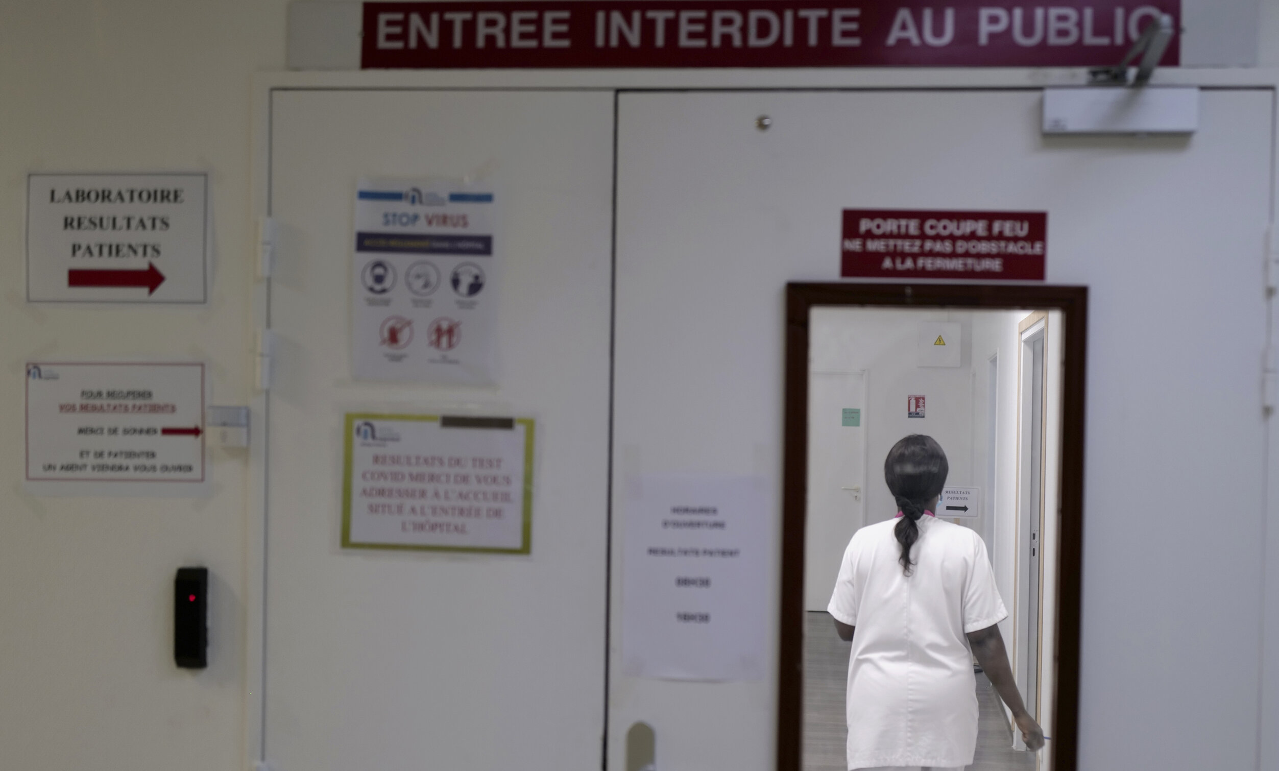Paris| Este declanșat „planul alb”. Spitalele își mobilizează toate resursele pentru a evita colapsul sistemului medical