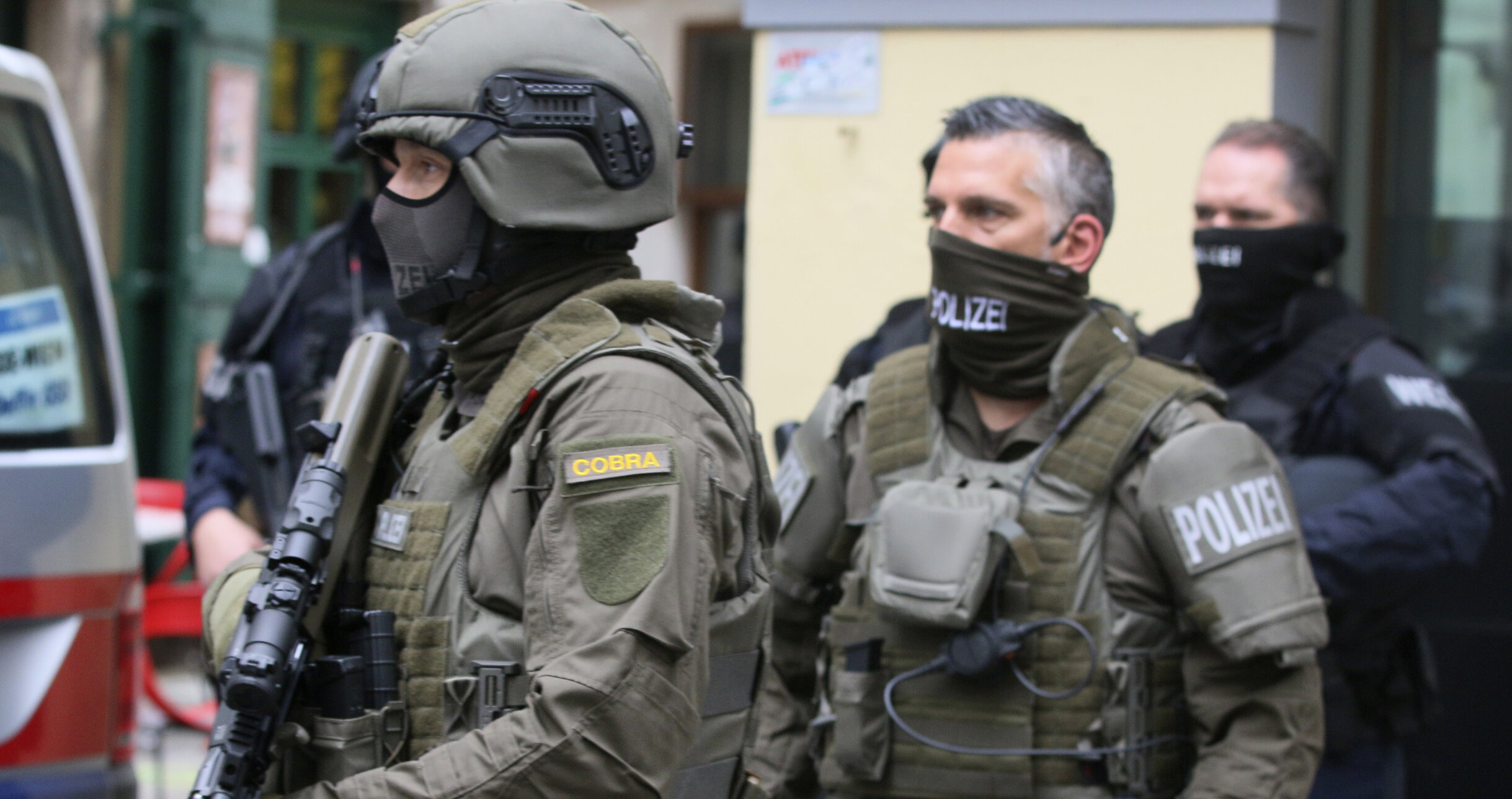 Austria| 14 persoane arestate în urma atentatului terorist de la Viena. Principalul suspect a fost eliminat de forțele de ordine