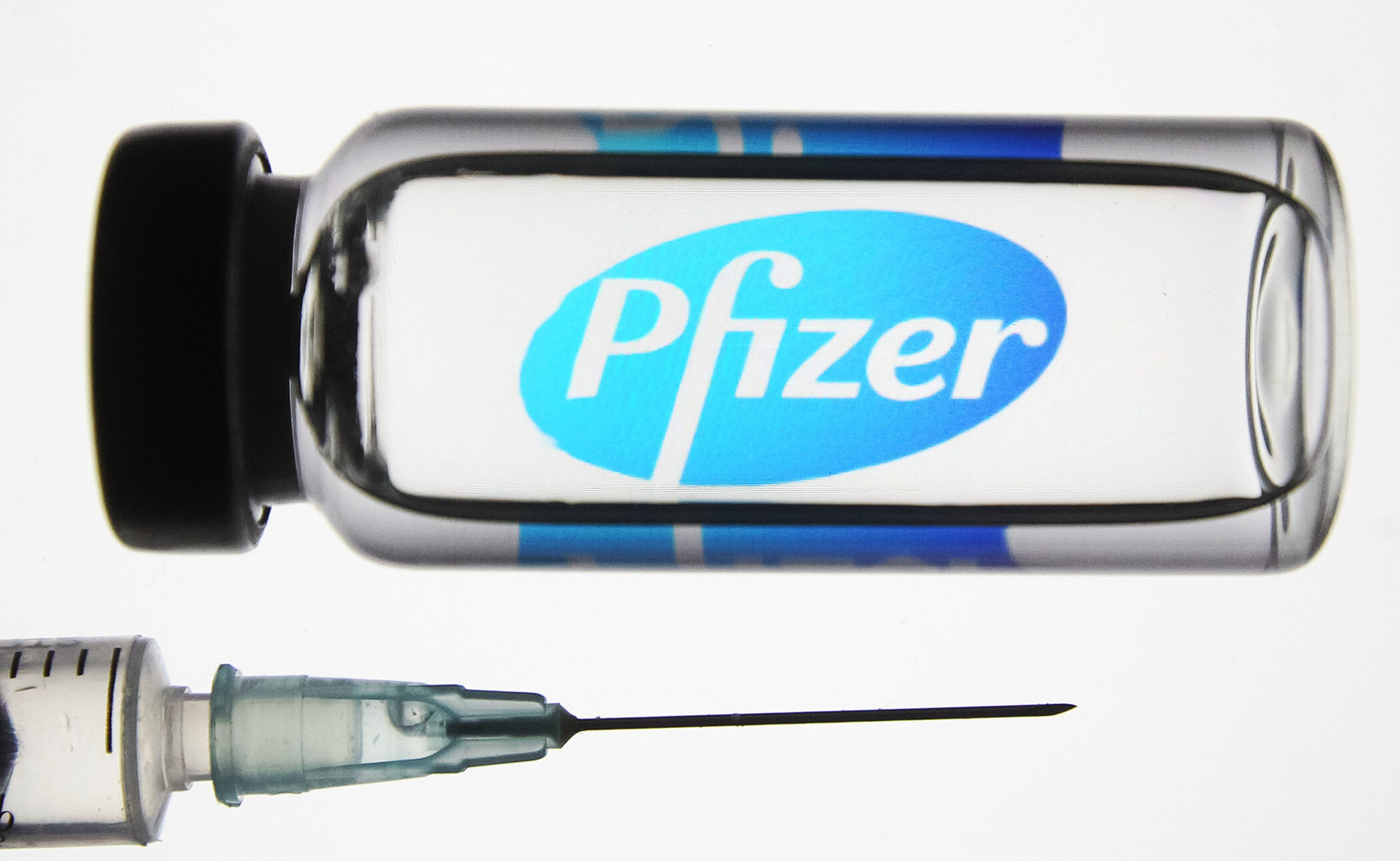 Vaccinul Pfizer este promițător, dar „lipsa datelor este îngrijorătoare”. „Avem doar un titlu din partea companiei”