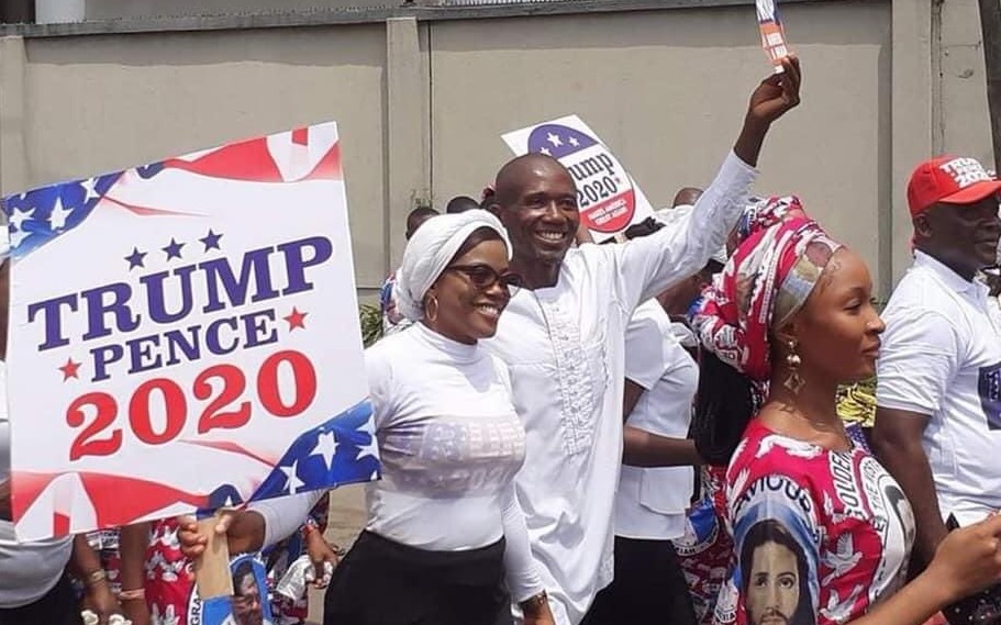 Sute de nigerieni au ieșit în stradă pentru a-l susține pe Trump. Liderul american a distribuit imaginile: „Este o mare onoare”