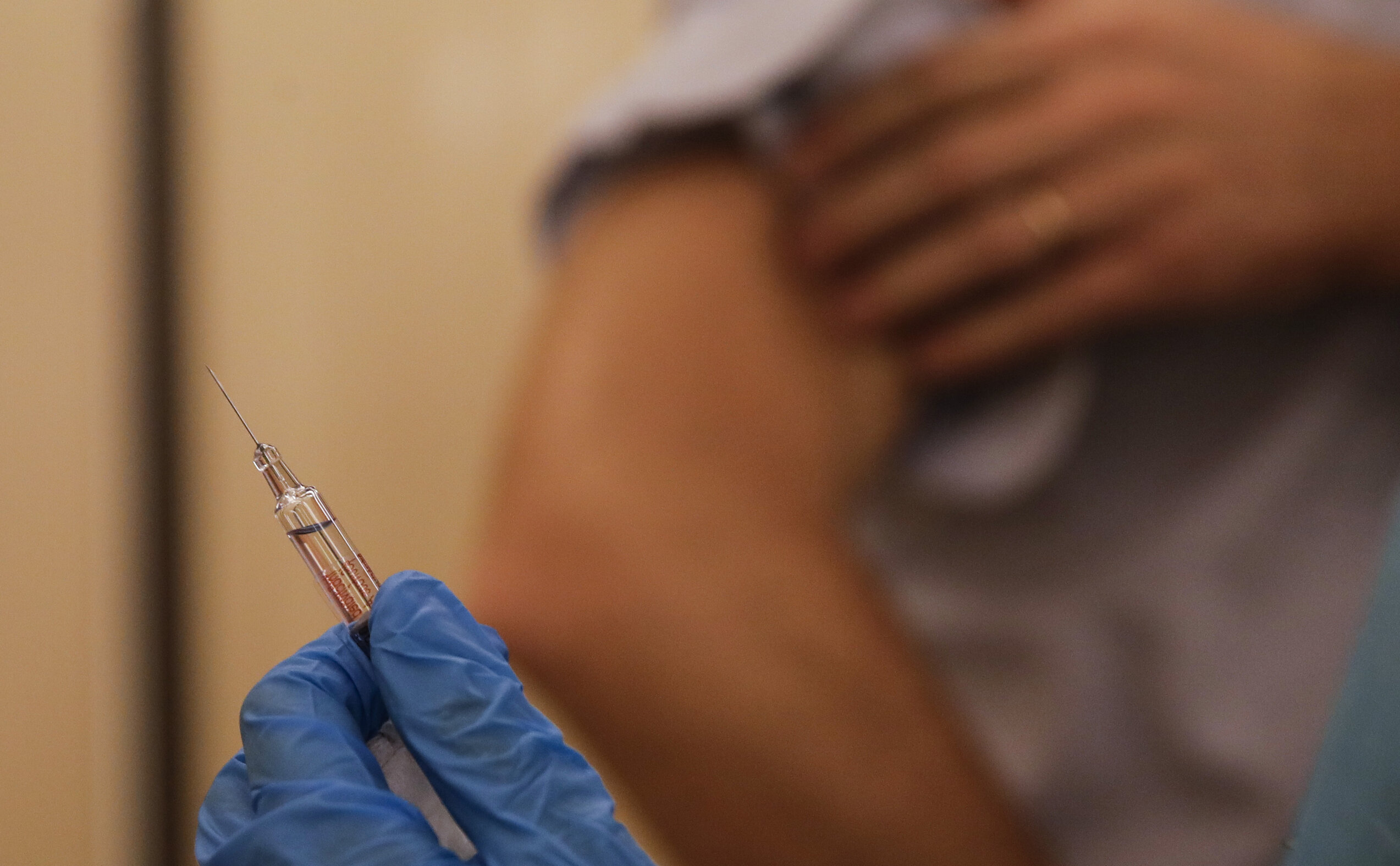 Lucrătorii din domeniul medical, retincenți la vaccinarea anti-Covid. „Teama de a juca rolul unui cobai”