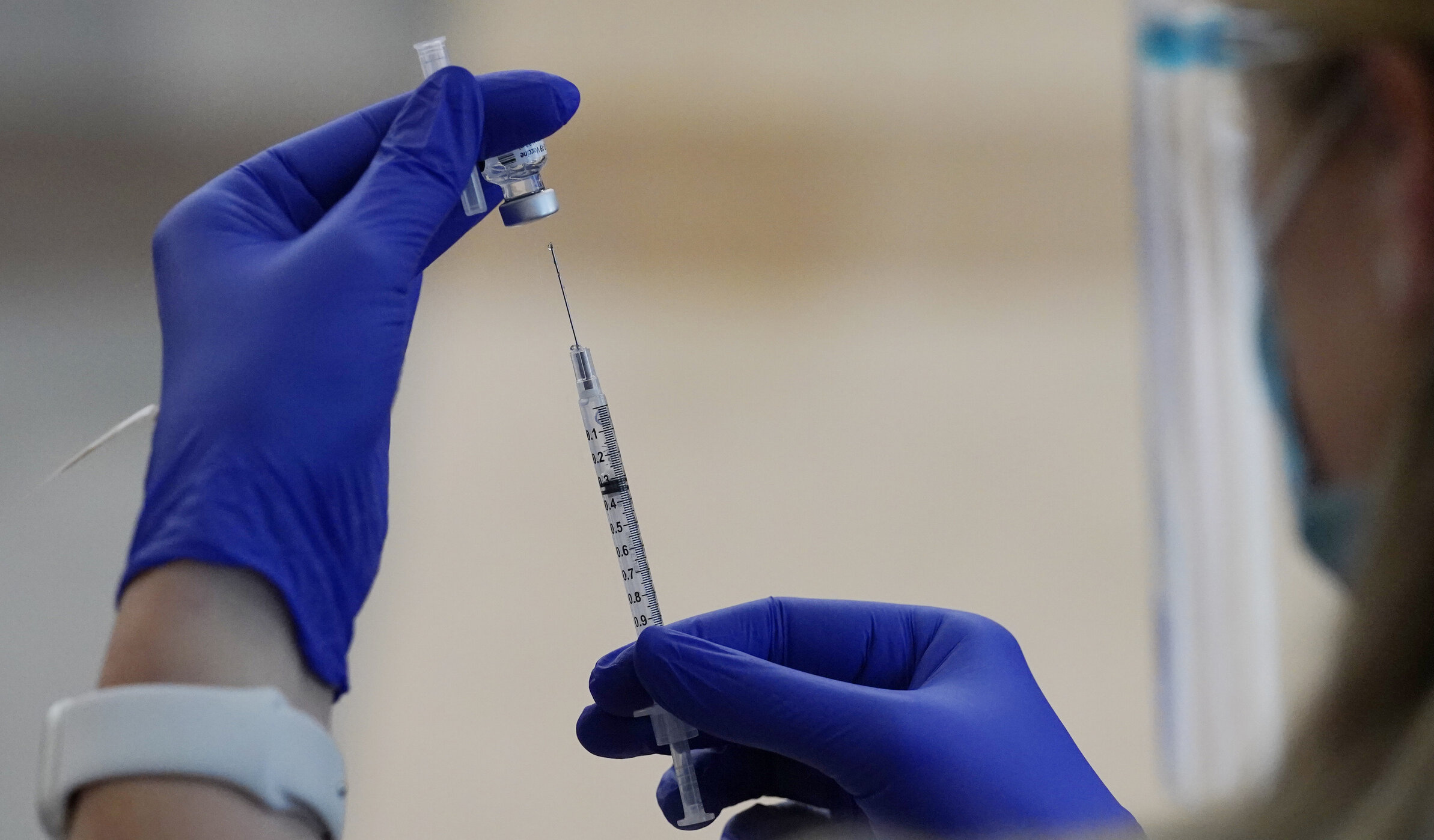 Vaccin Pfizer/BioNTech| Cele 4 cazuri de paralizie sunt reale, dar nu sunt îngrijorătoare