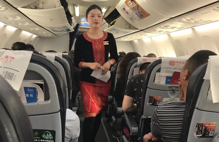 Covid-19| Însoțitorii de zbor chinezi sunt sfătuiți să poarte scutece, pentru a evita să meargă la toaletă