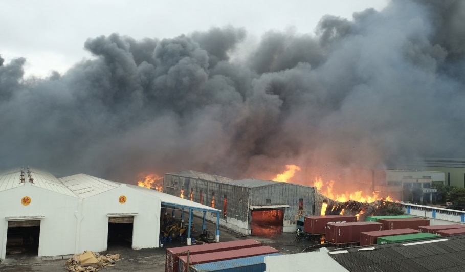 Incendiul care a devastat o fabrică de hidroxiclorochină produce controverse. „Miroase a atentat”