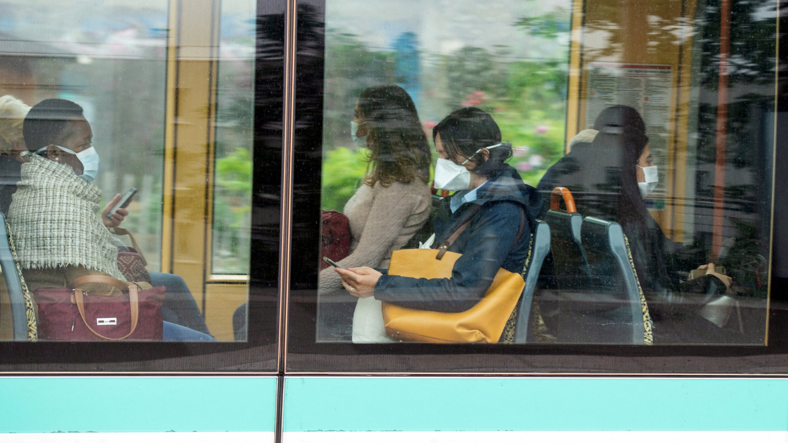 Franța| Nu ai voie să vorbești în transportul public, ai putea răspândi coronavirusul