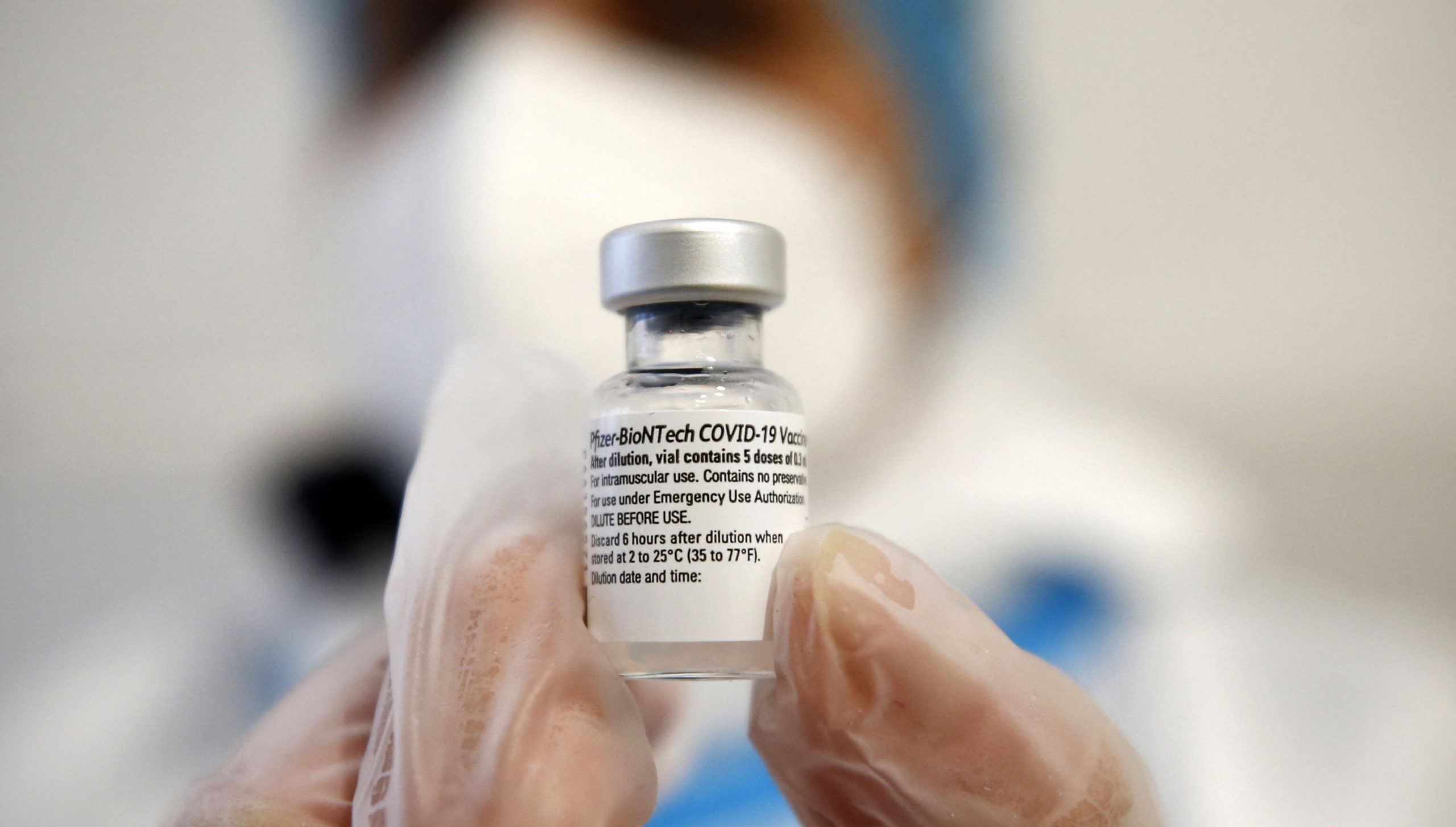 Israelienii afirmă că vaccinarea în masă ar putea genera noi mutații ale coronavirusului
