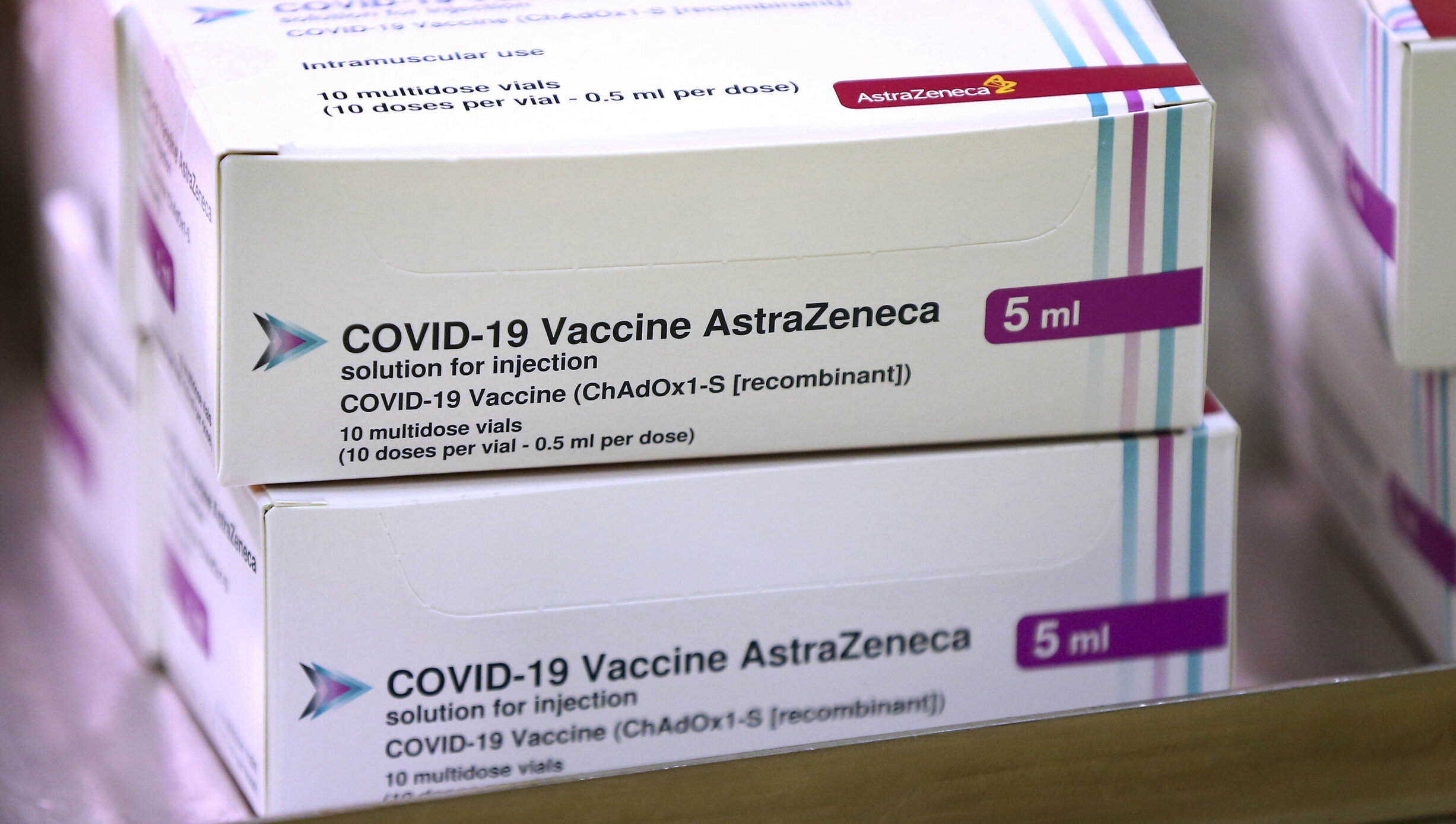 Surse din guvernul german afirmă că vaccinul AstraZeneca are o eficiență de doar 8% pentru cei peste 65 de ani. Compania respinge acuzațiile