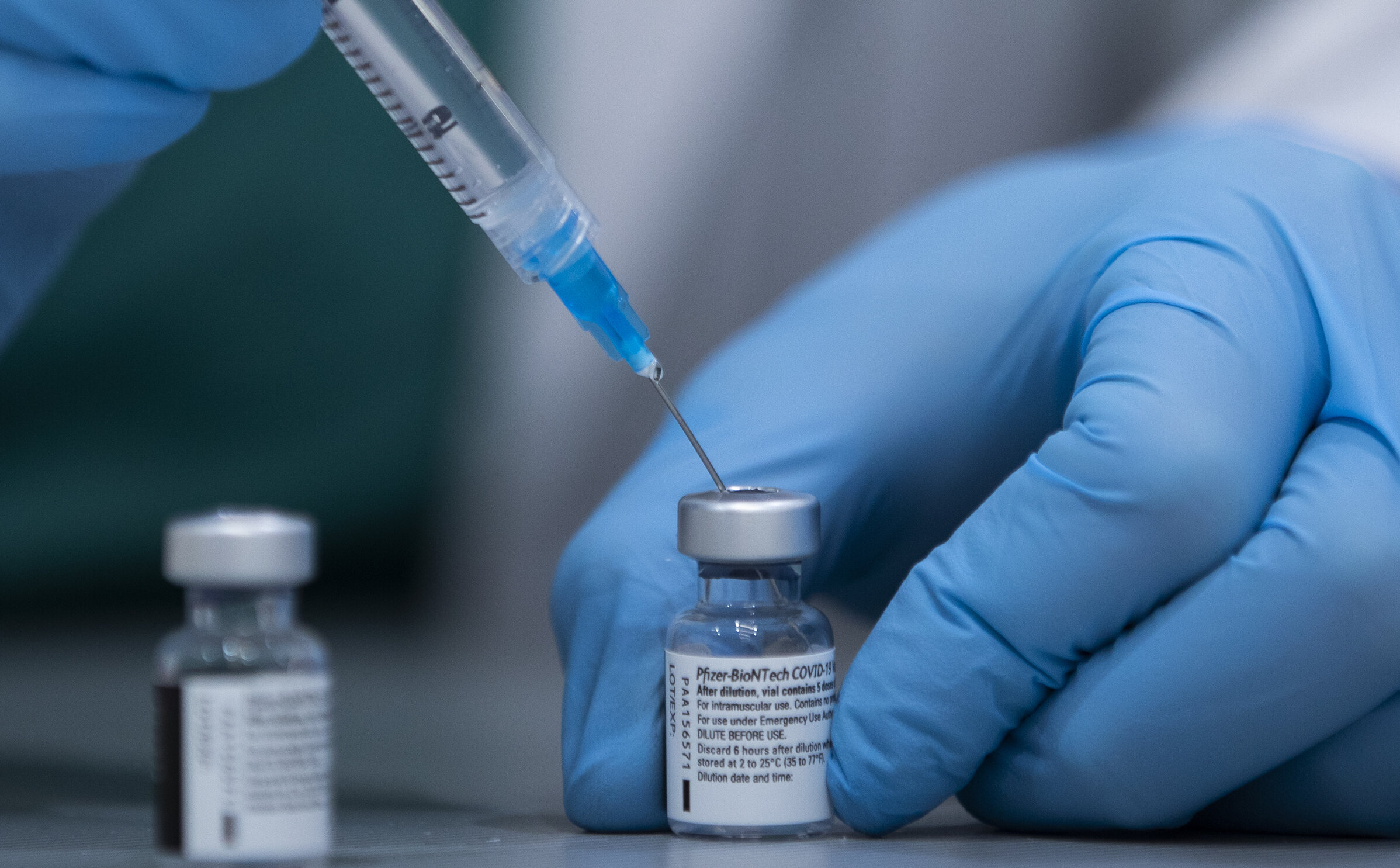 Eficacitatea vaccinului Pfizer scade la 47% după șase luni de la administrarea celei de-a doua doze