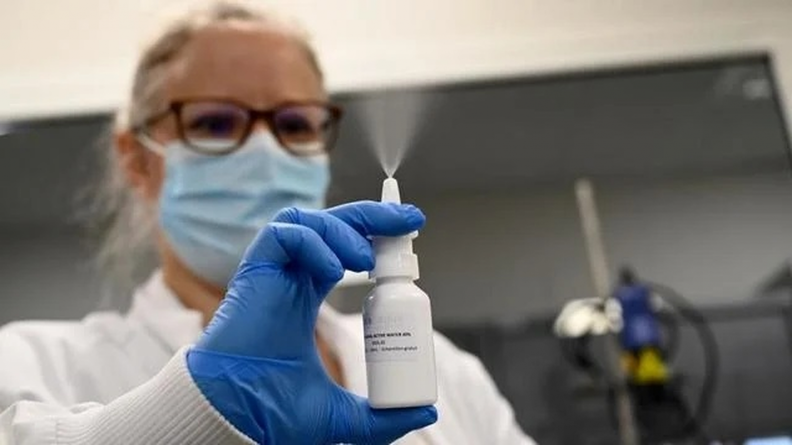 Spray-ul nazal anti-Covid, comercializat în farmacii din februarie. „Elimină coronavirusul în proporție de 99%”