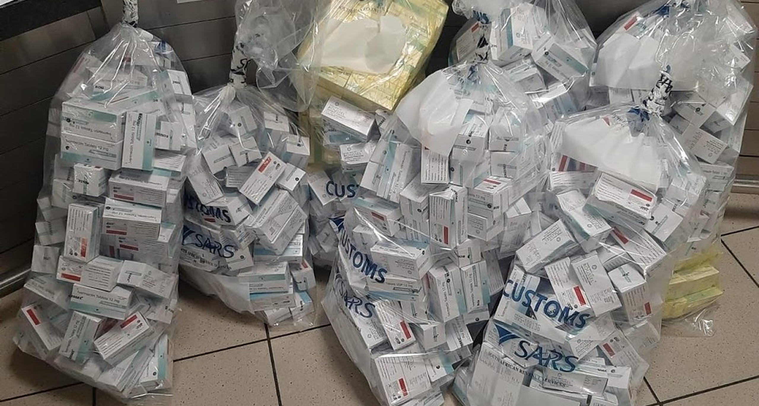 Trafic cu ivermectină| Comprimate în valoare de 400.000 de dolari confiscate pe aeroportul din Johannesburg