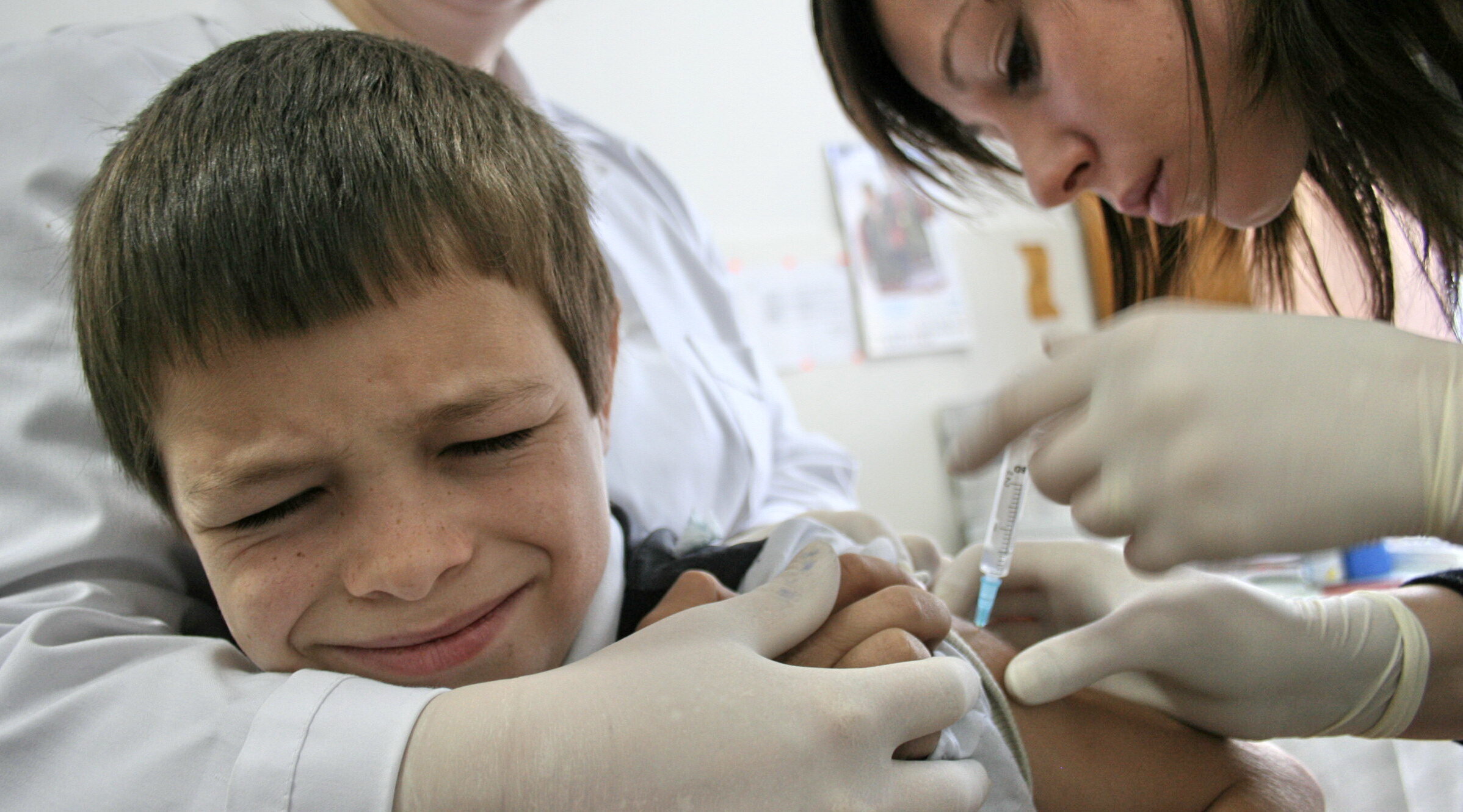 Israelienii au vaccinat deja câteva zeci de copii, deși producătorii de vaccinuri nu au dat încă aprobare de utilizare