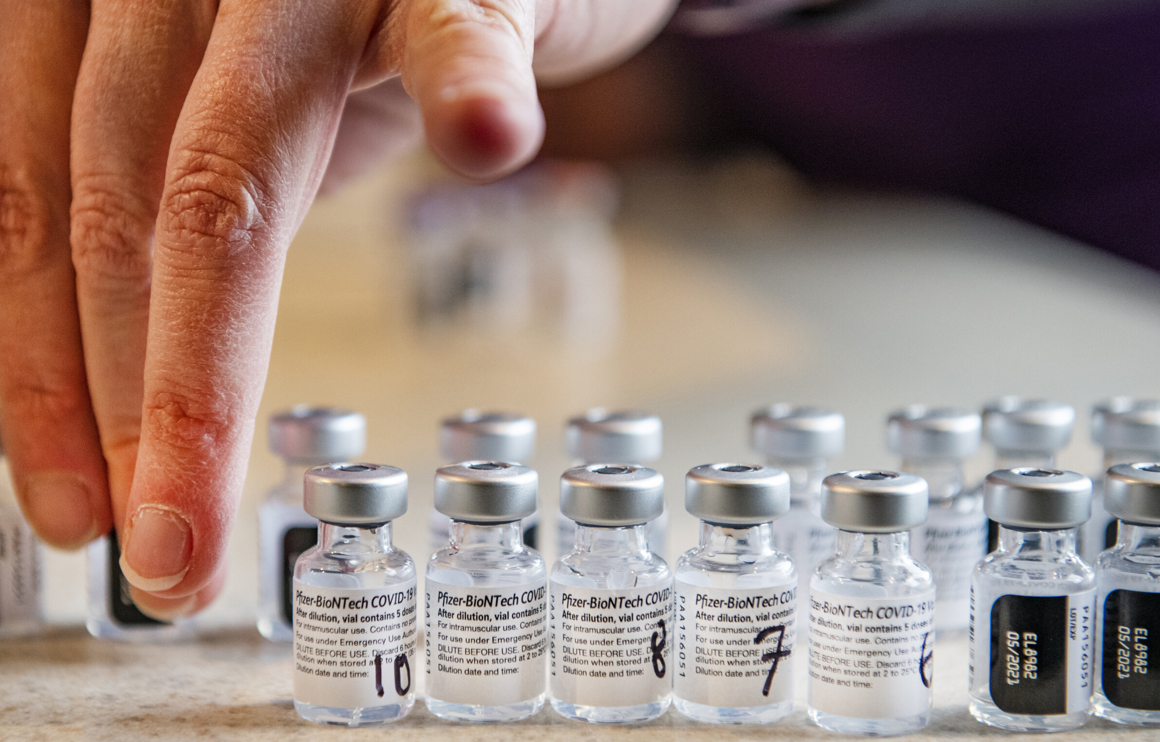 A treia doză a vaccinului anti-Covid: Necesitate sau strategie a companiilor farmaceutice?