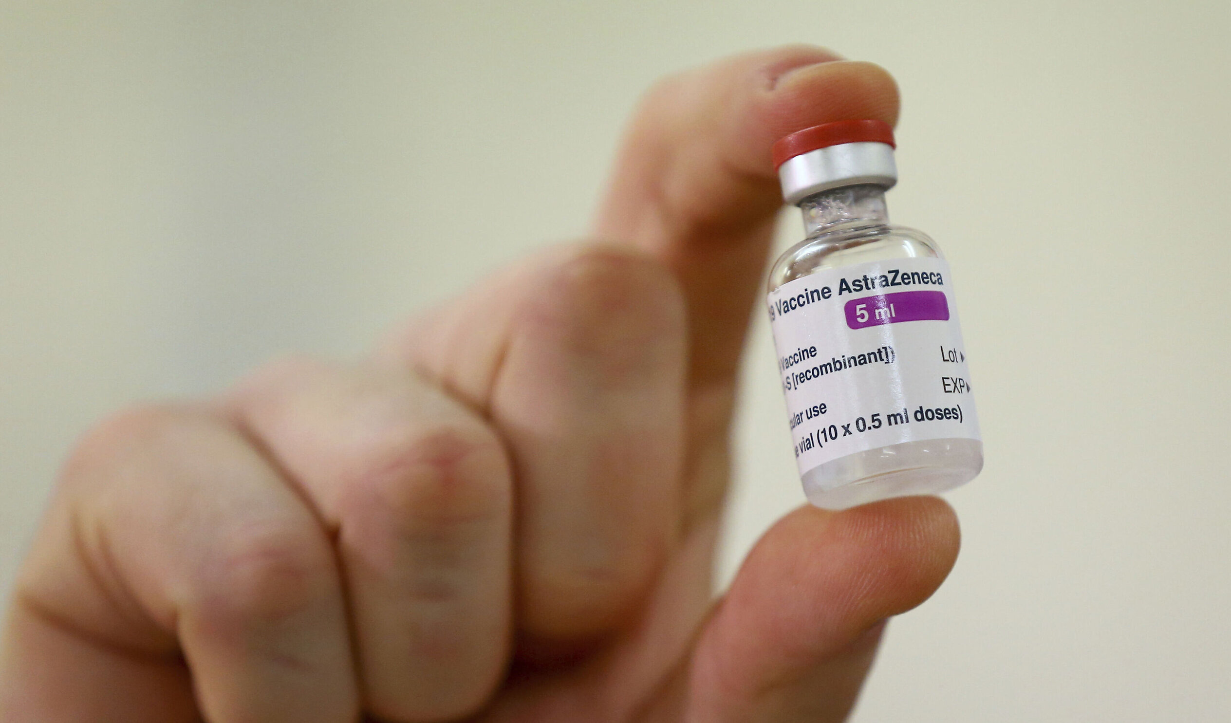 Uniunea Europeană nu se mai bazează pe vaccinurile AstraZeneca, după ce compania a anunțat întârzieri semnificative de livrare