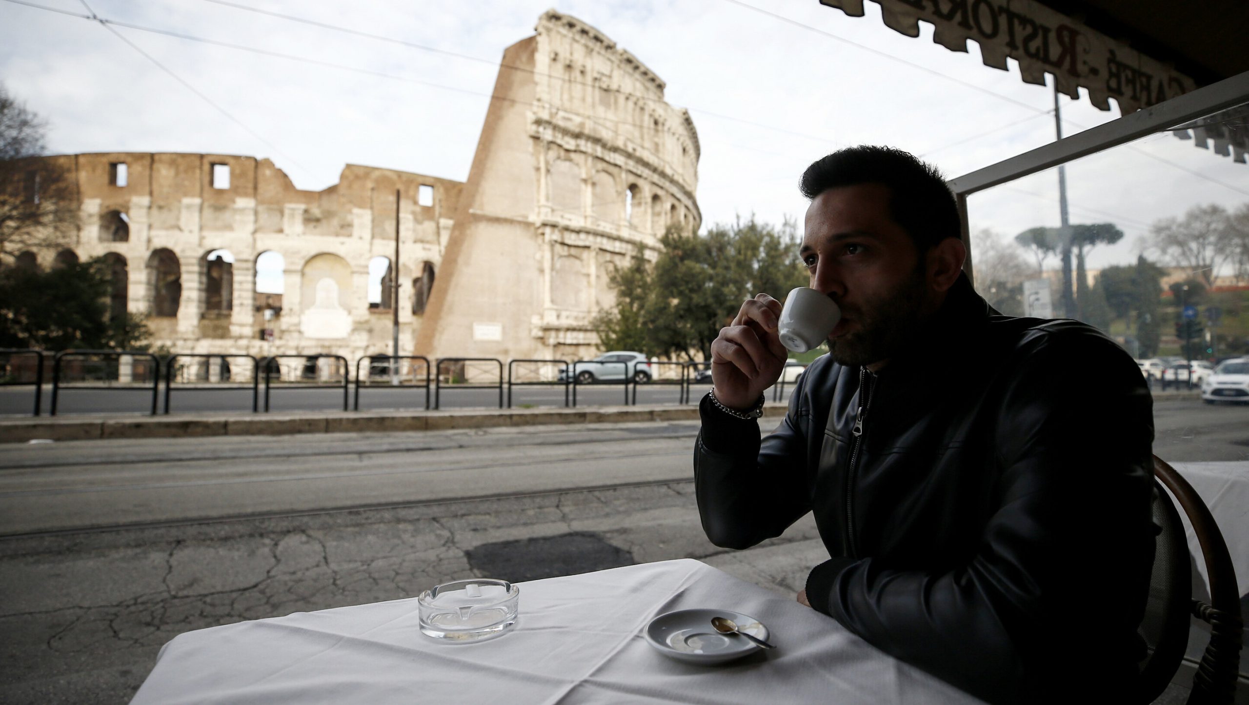 Prima zi aproape de normalitate| Italienii au mers din nou la muzee, restaurante, baruri