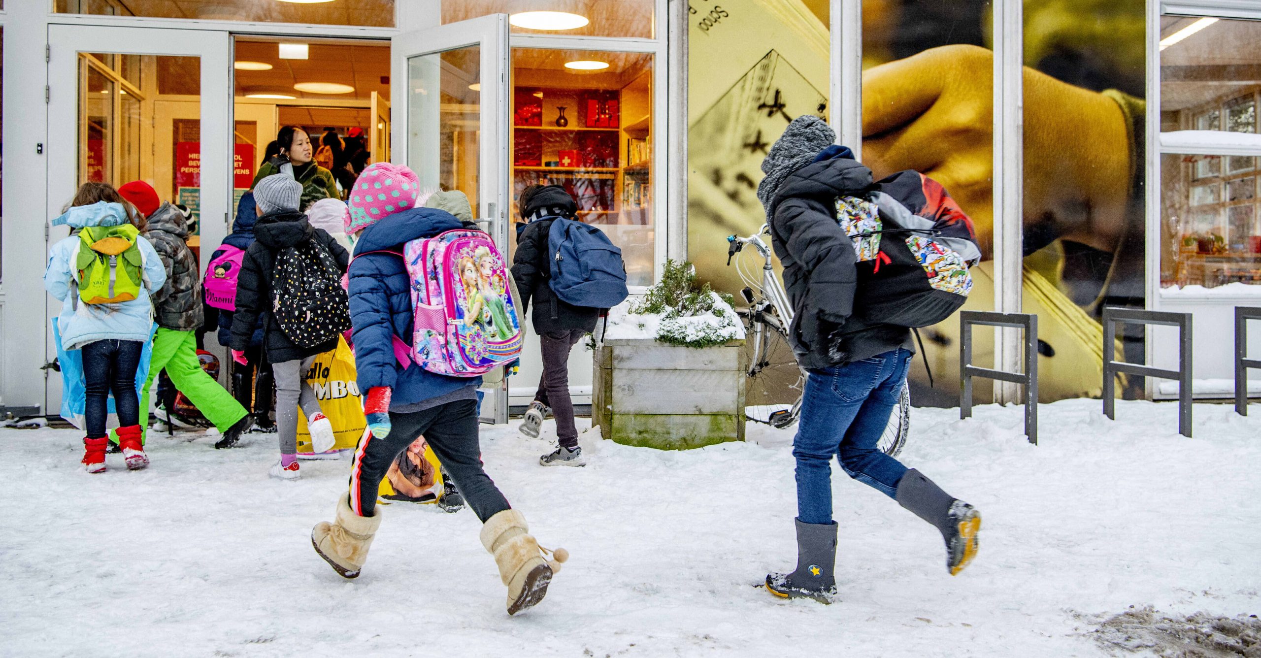 Suedia| Decizia de a permite școlilor să își continue activitatea nu a avut un impact major asupra epidemiei