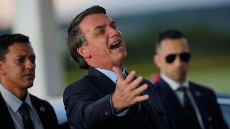 Președintele Braziliei critică restricțiile Covid și le cere guvernatorilor să nu se mai plângă. „Încetați cu smiorcăiala”