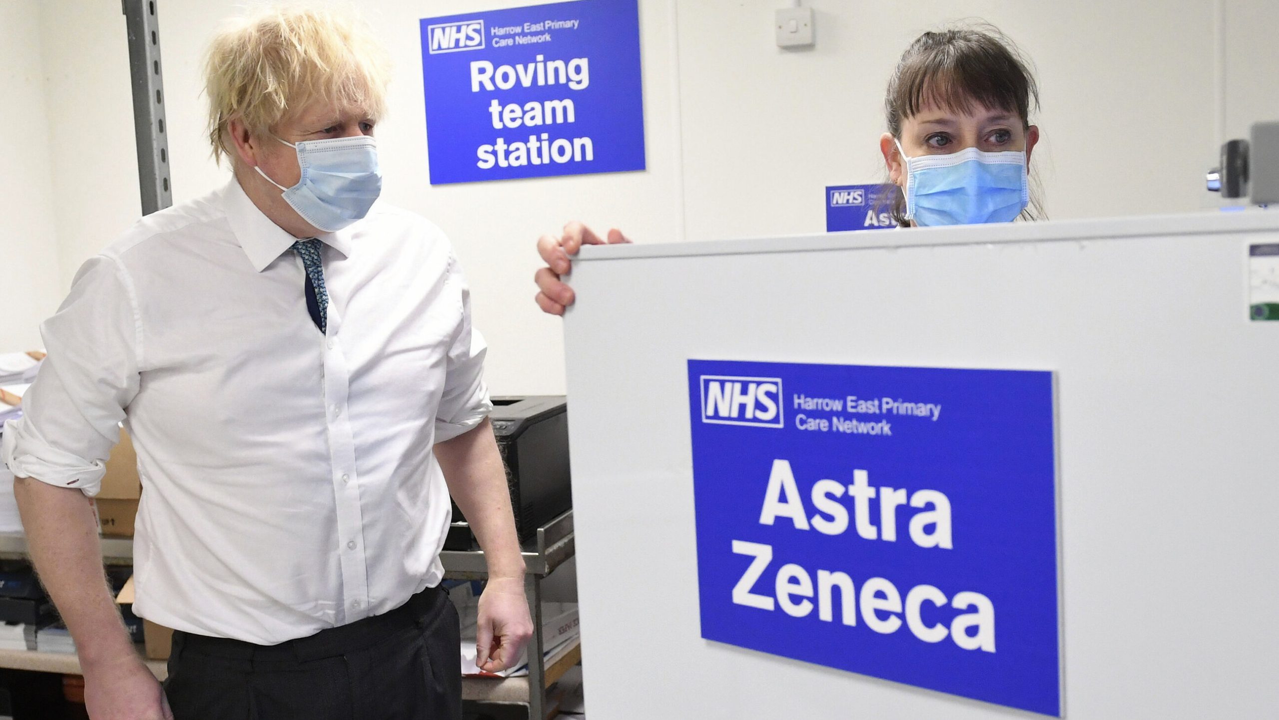 Boris Johnson anunță că va fi vaccinat „foarte curând” și „cu siguranță va primi o doză AstraZeneca”