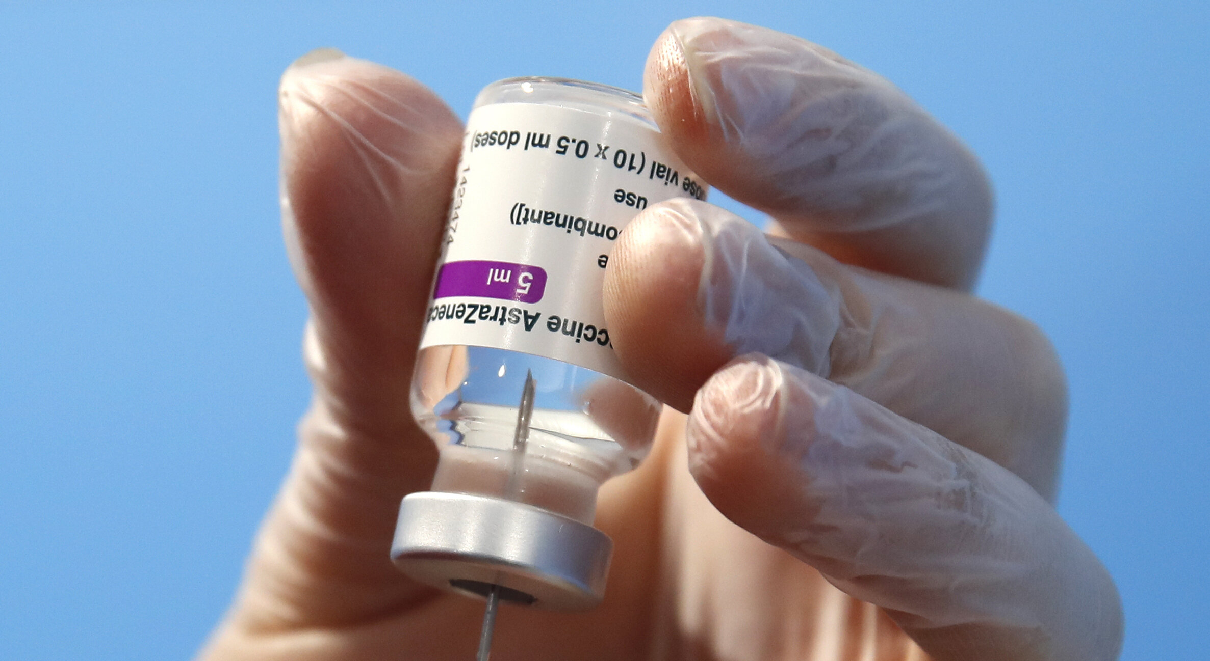 Olanda suspendă vaccinarea cu AstraZeneca, cel puțin până pe 29 martie