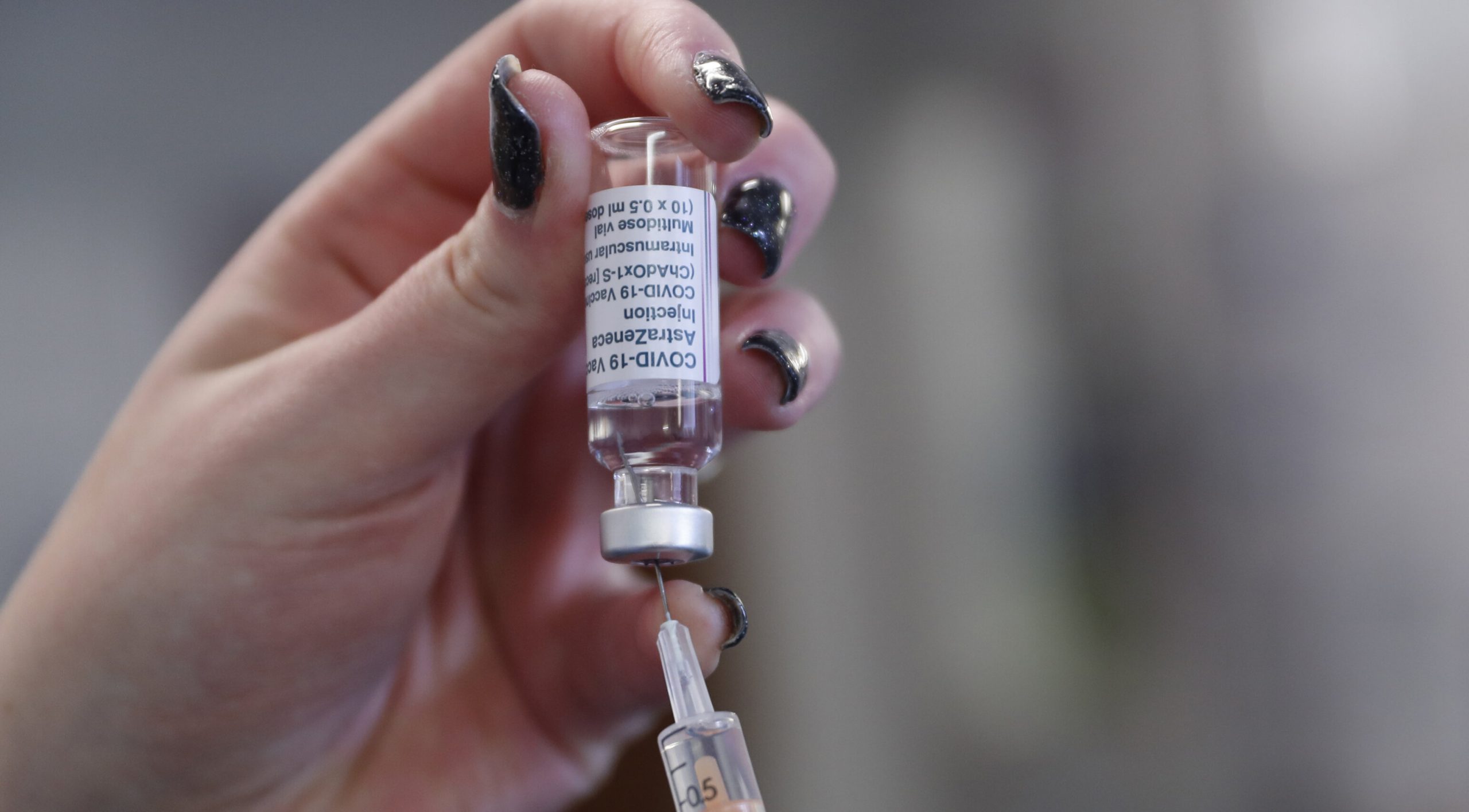 Agenția Europeană pentru Medicamente transmite concluziile investigațiilor asupra vaccinului AstraZeneca: „Este sigur și eficient”
