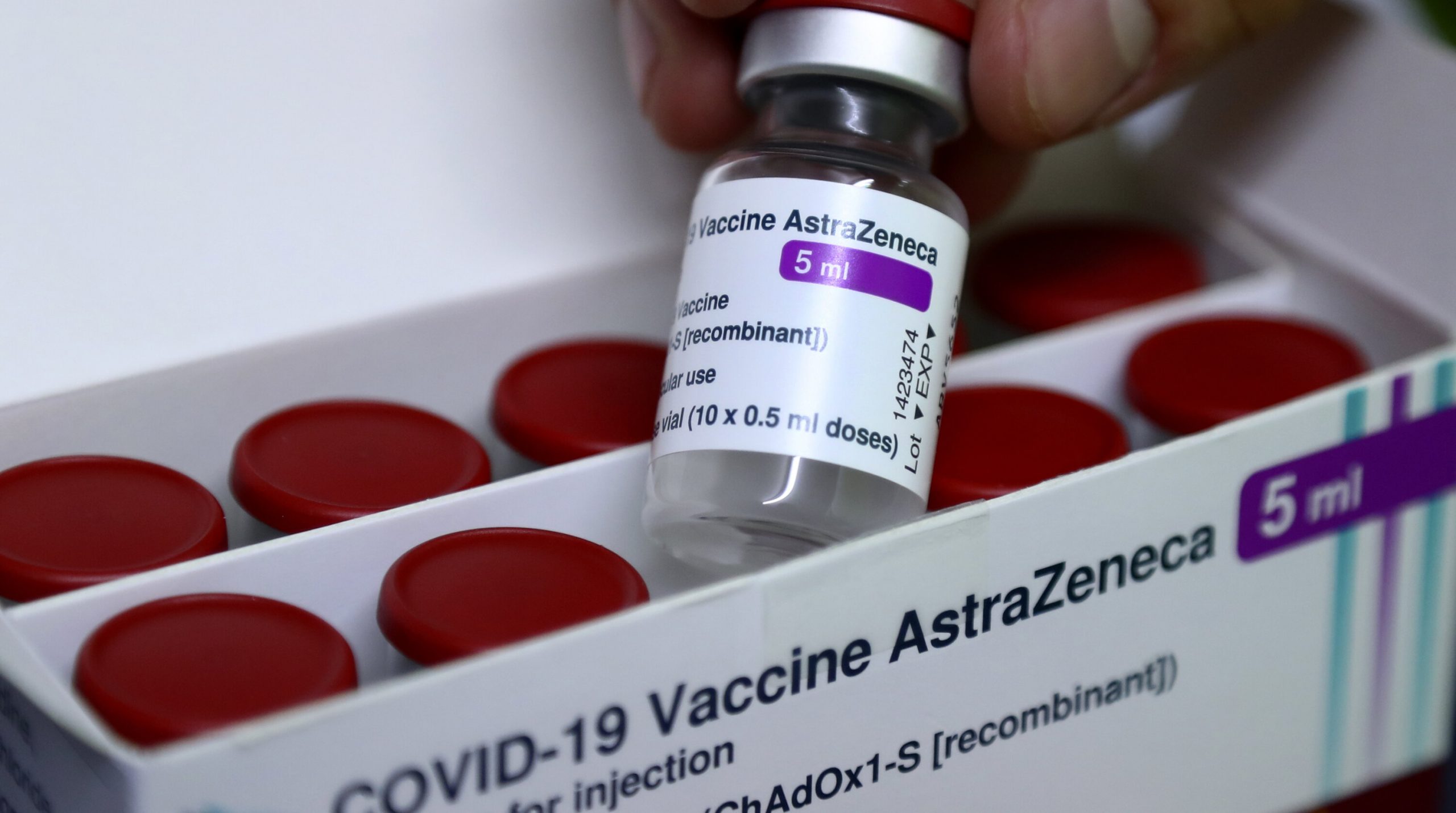 Vaccinul AstraZeneca are eficiență de 79% și nu provoacă apariția cheagurilor de sânge, arată testele realizate pe 32.000 de voluntari