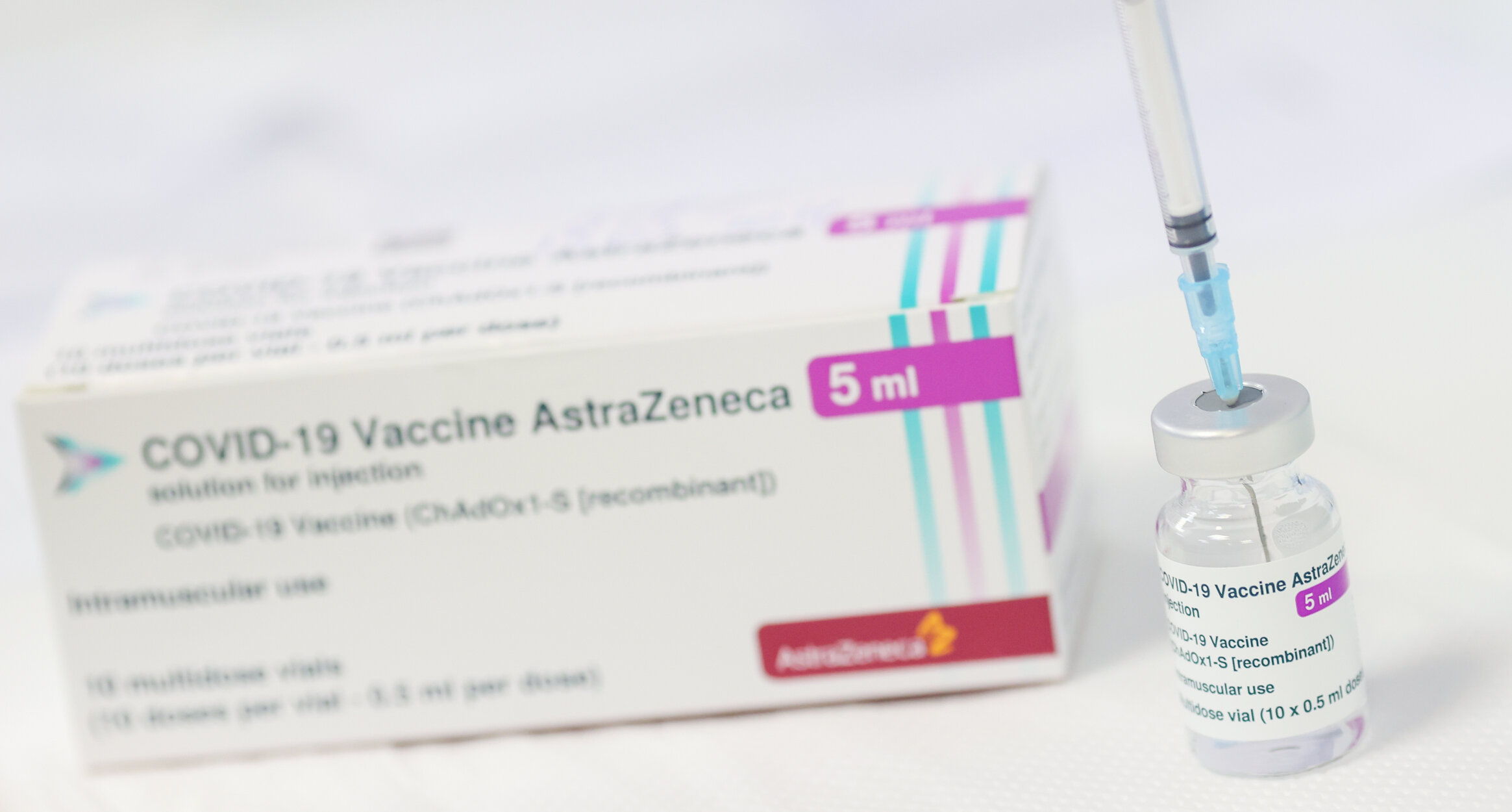 Confirmare oficială EMA| Vaccinul AstraZeneca provoacă tromboze. „Trebuie să recunoaștem, sunt mai multe cazuri decât ne-am așteptat”